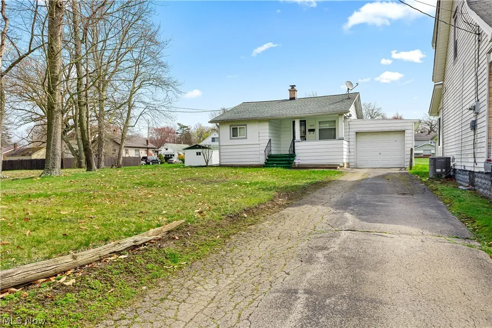 Cash purchase Youngstown ranch home