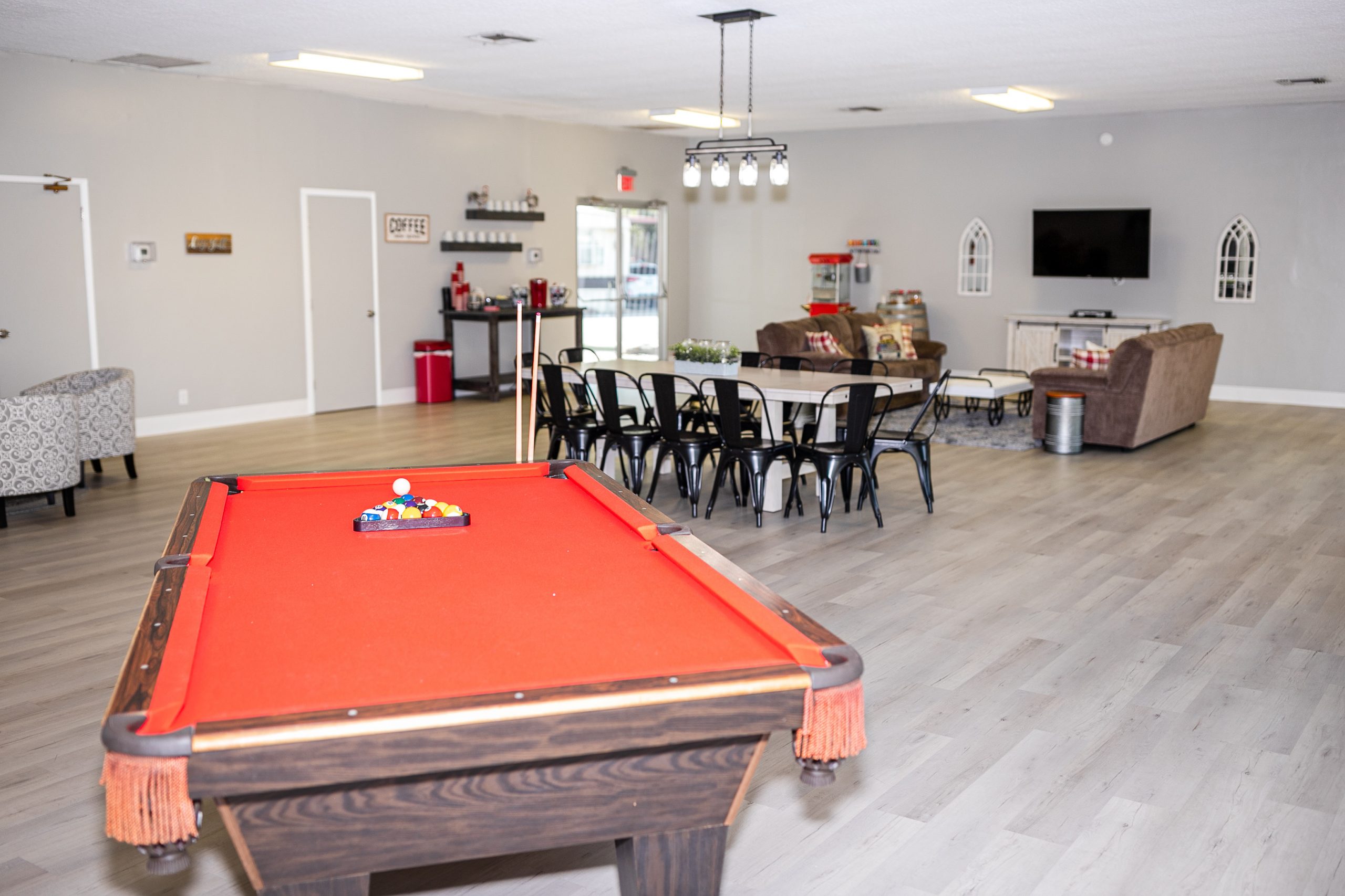 Smoke Tree Mobile Estates amenities