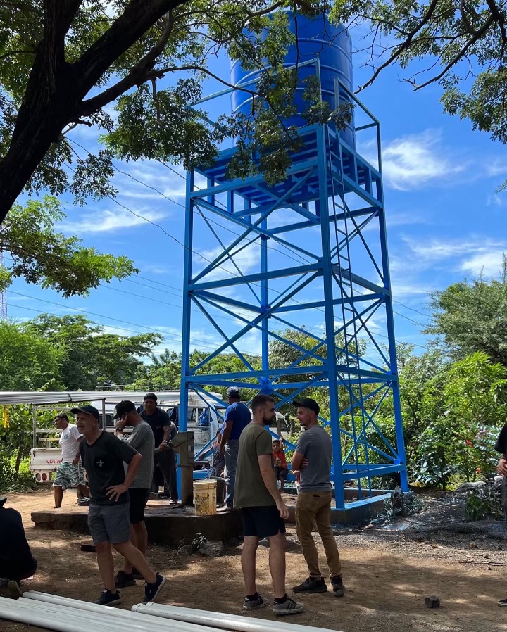El Guayabal water tower and storage tank