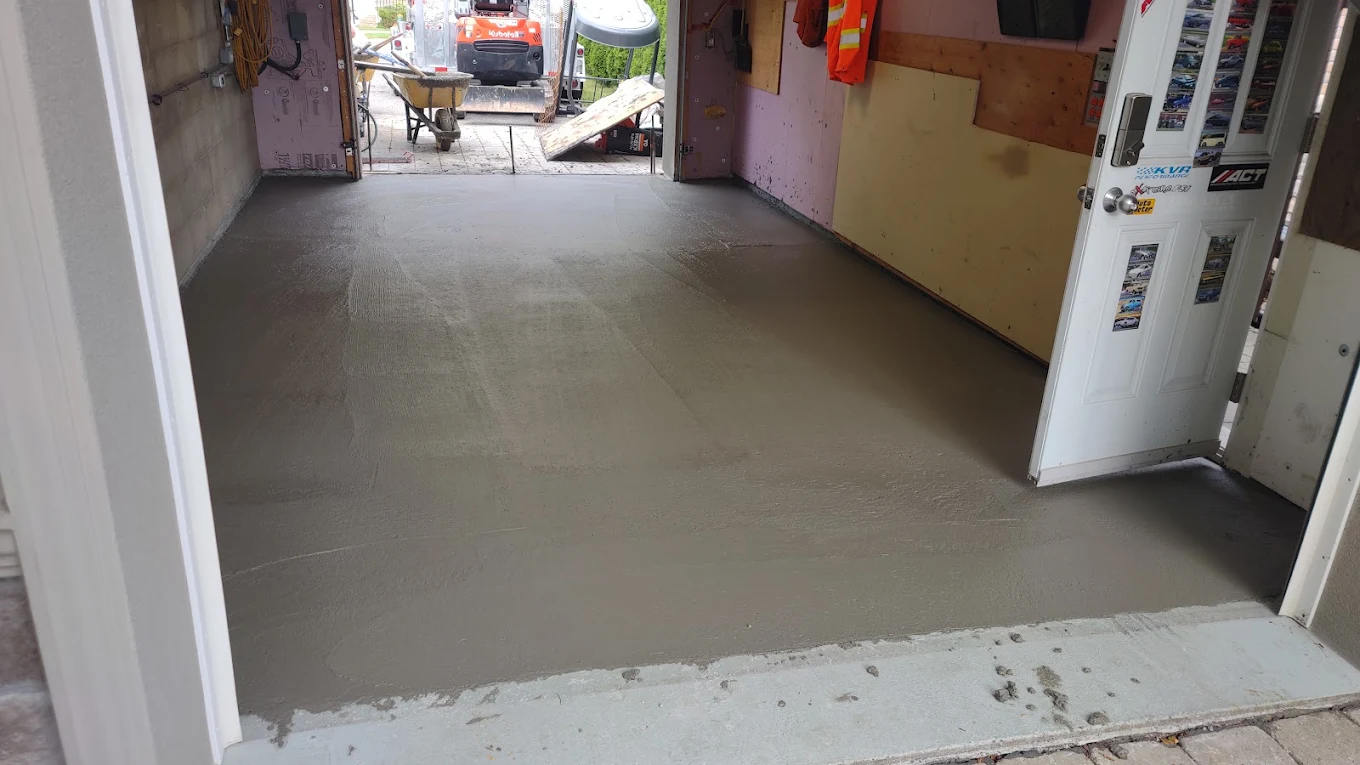 New concrete garage floor poured and finished in Toronto