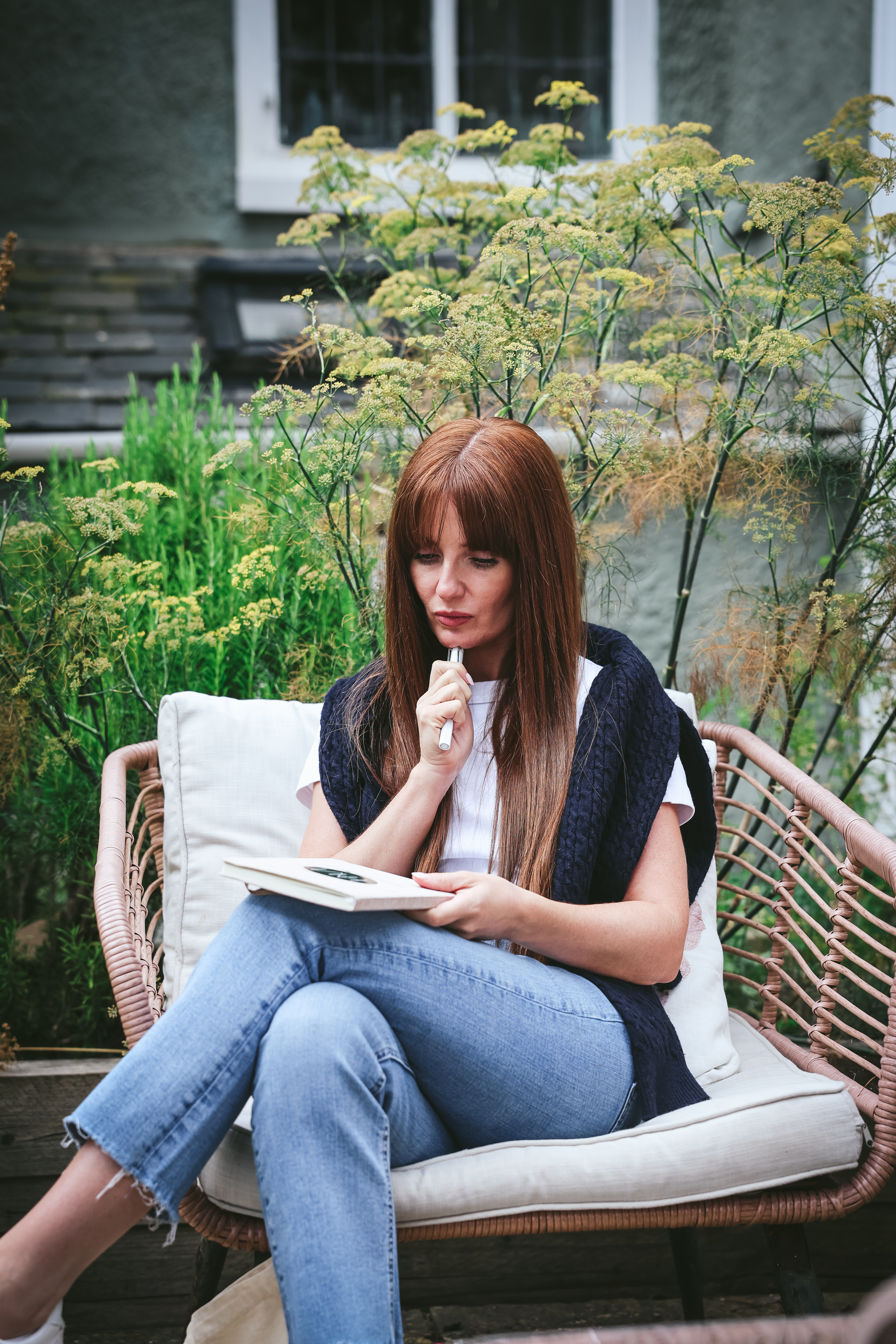 Rachael in conversation during an outdoor coaching session