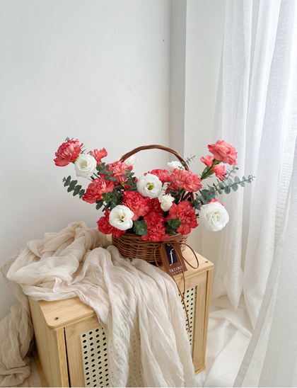 Ecuadorian Aria flower basket