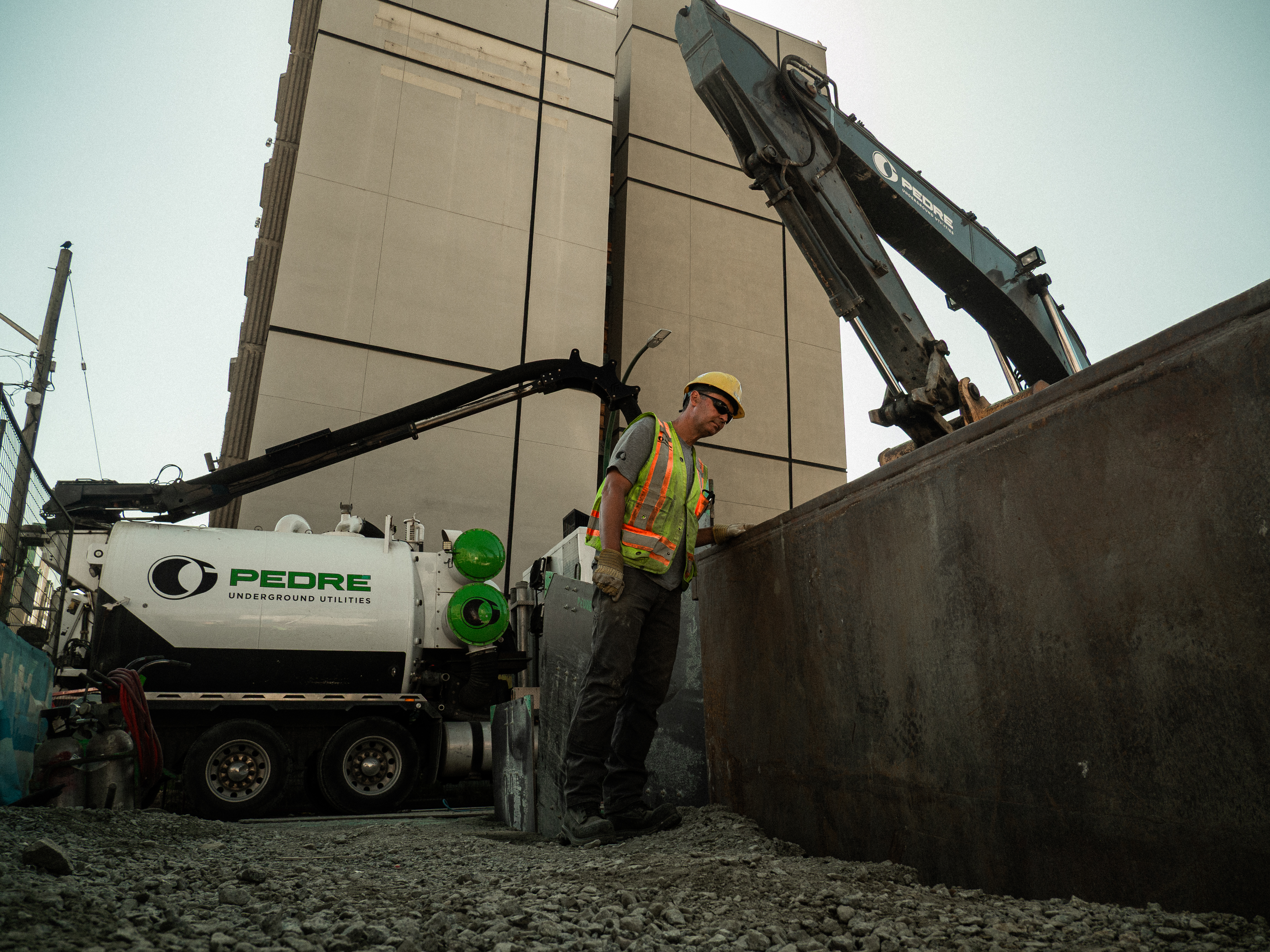 Pedre Contractors crew and equipment on site – photo 9