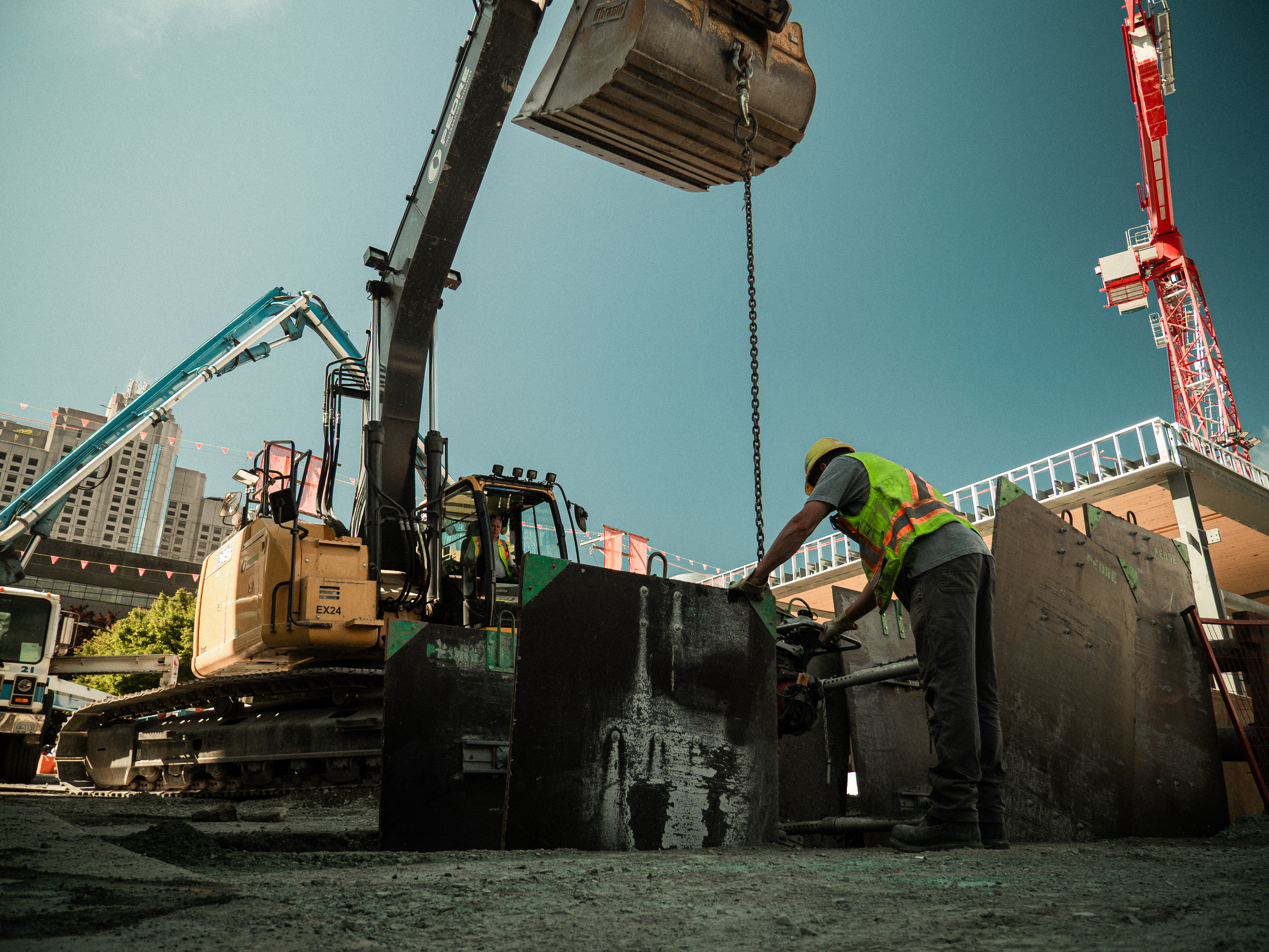 Pedre Contractors crew and equipment on site – photo 5