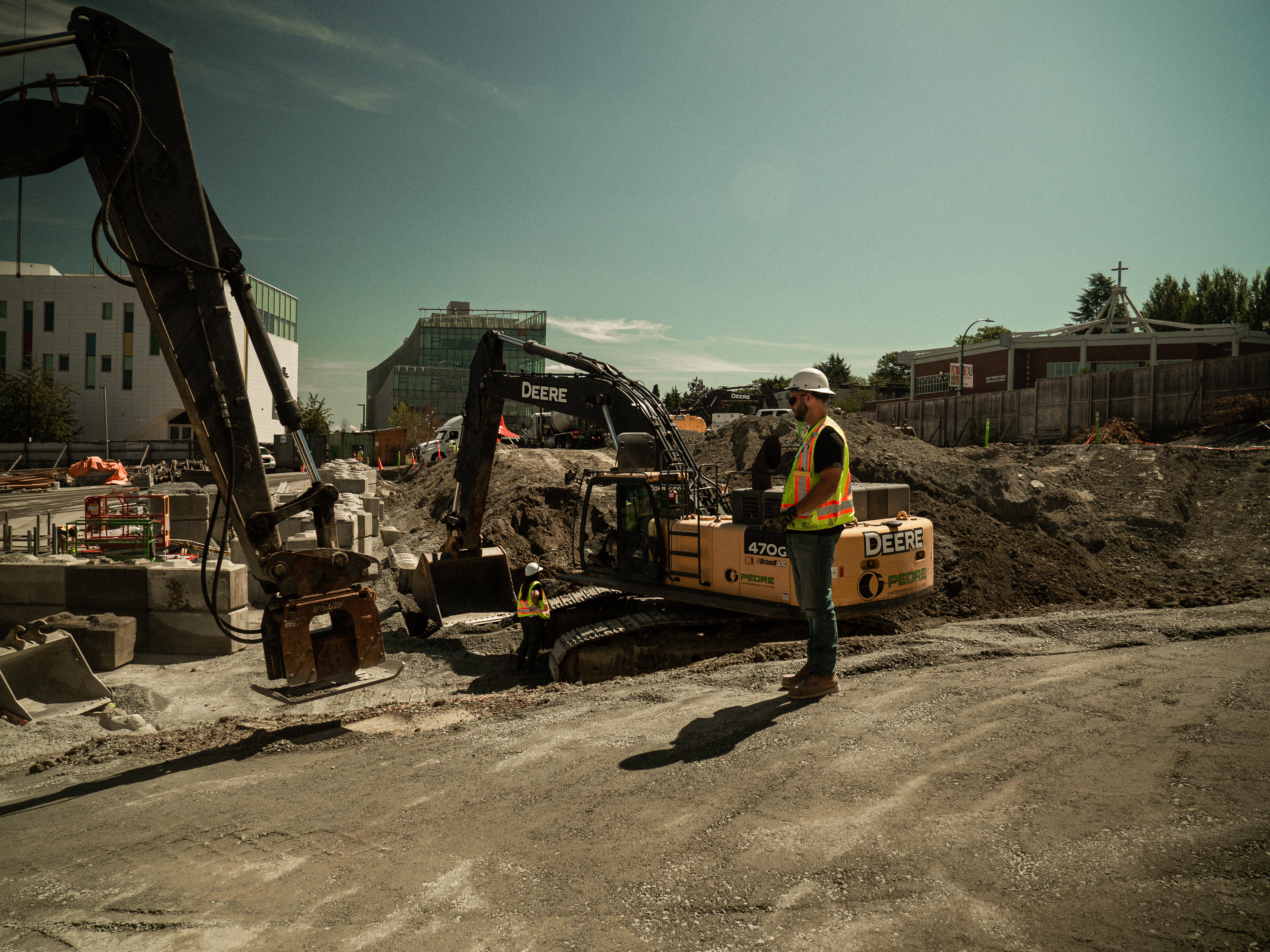 Pedre Contractors crew and equipment on site – photo 6