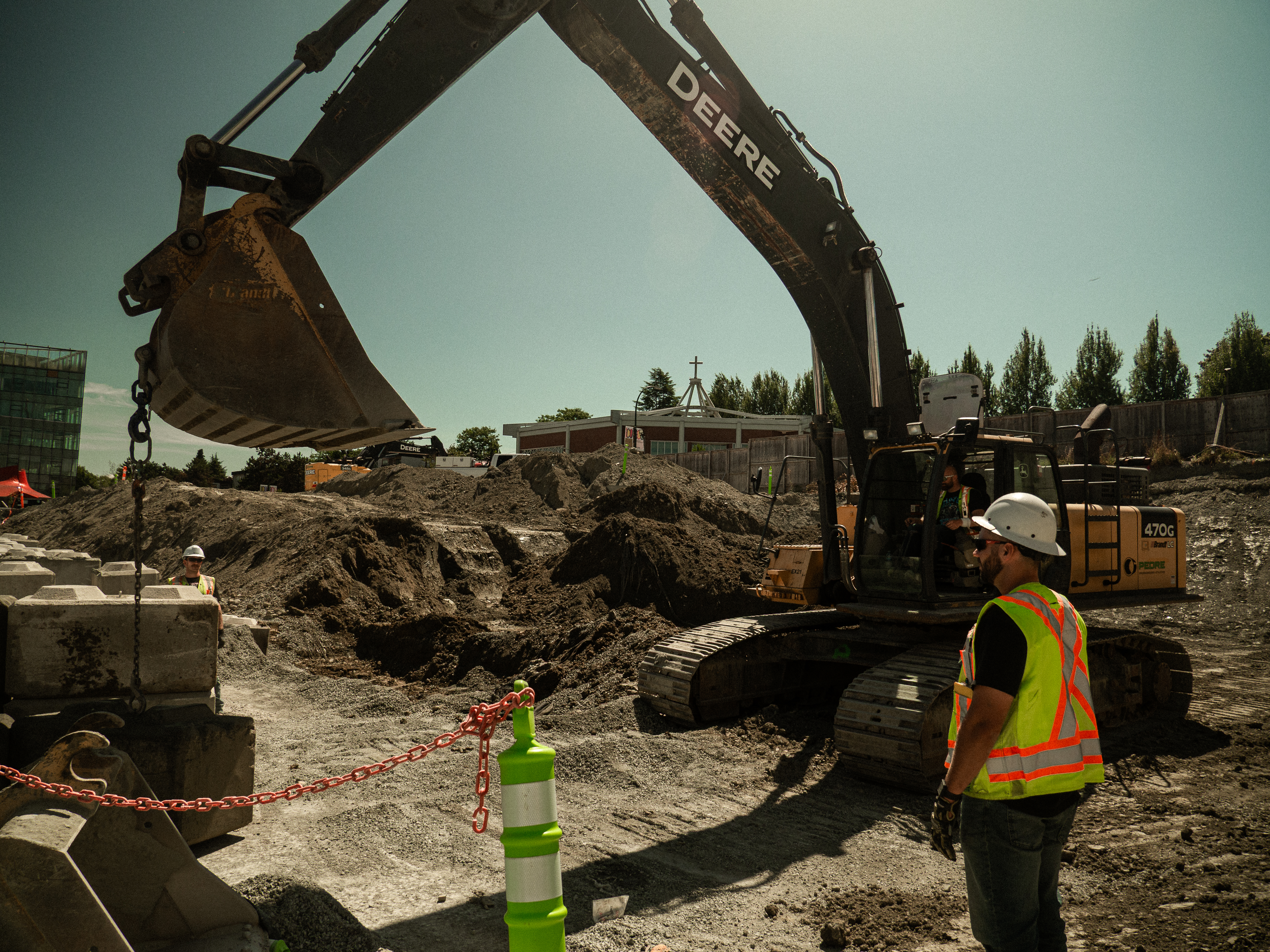 Pedre Contractors crew and equipment on site – photo 2