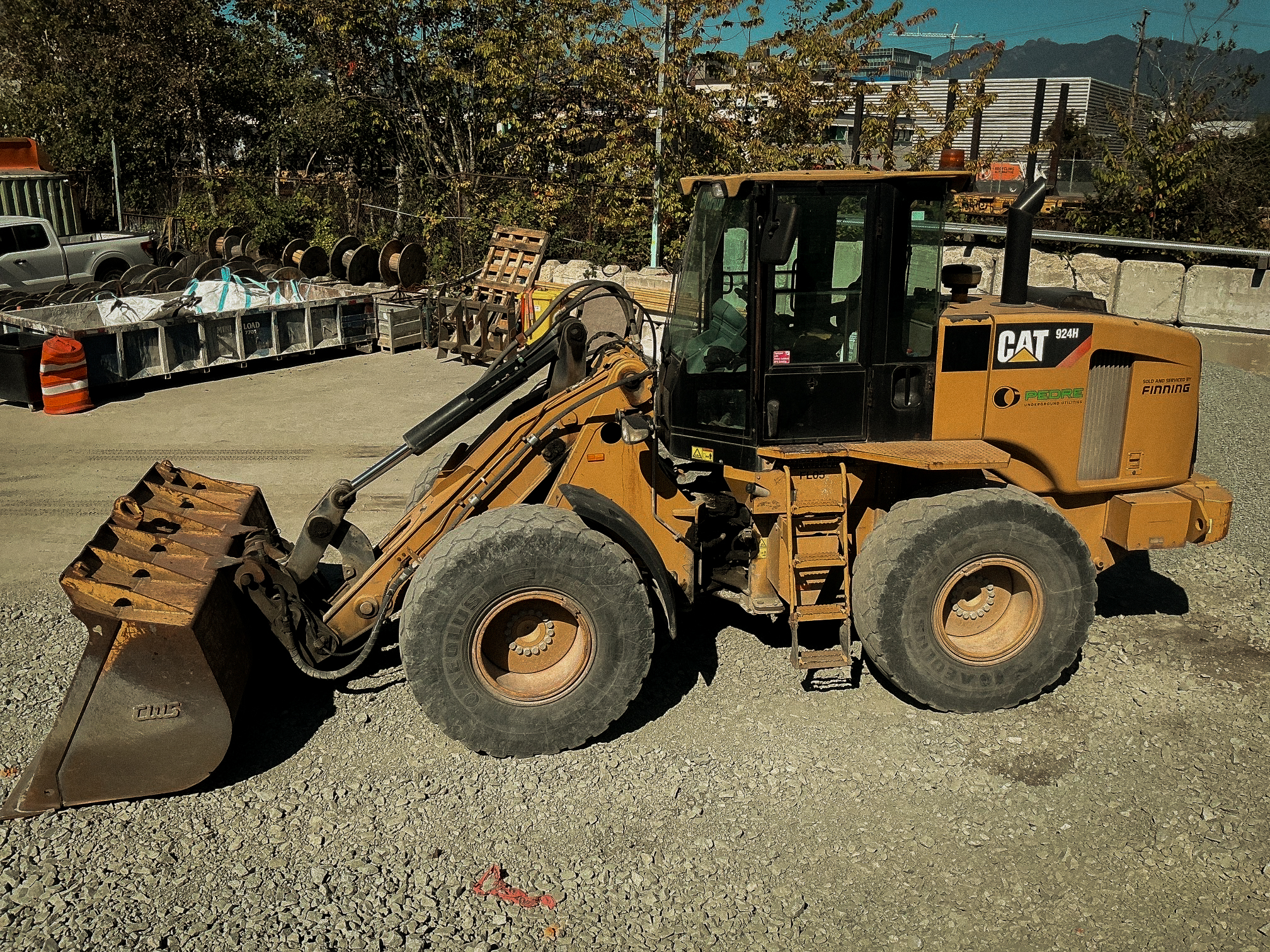Pedre Contractors crew and equipment on site – photo 11