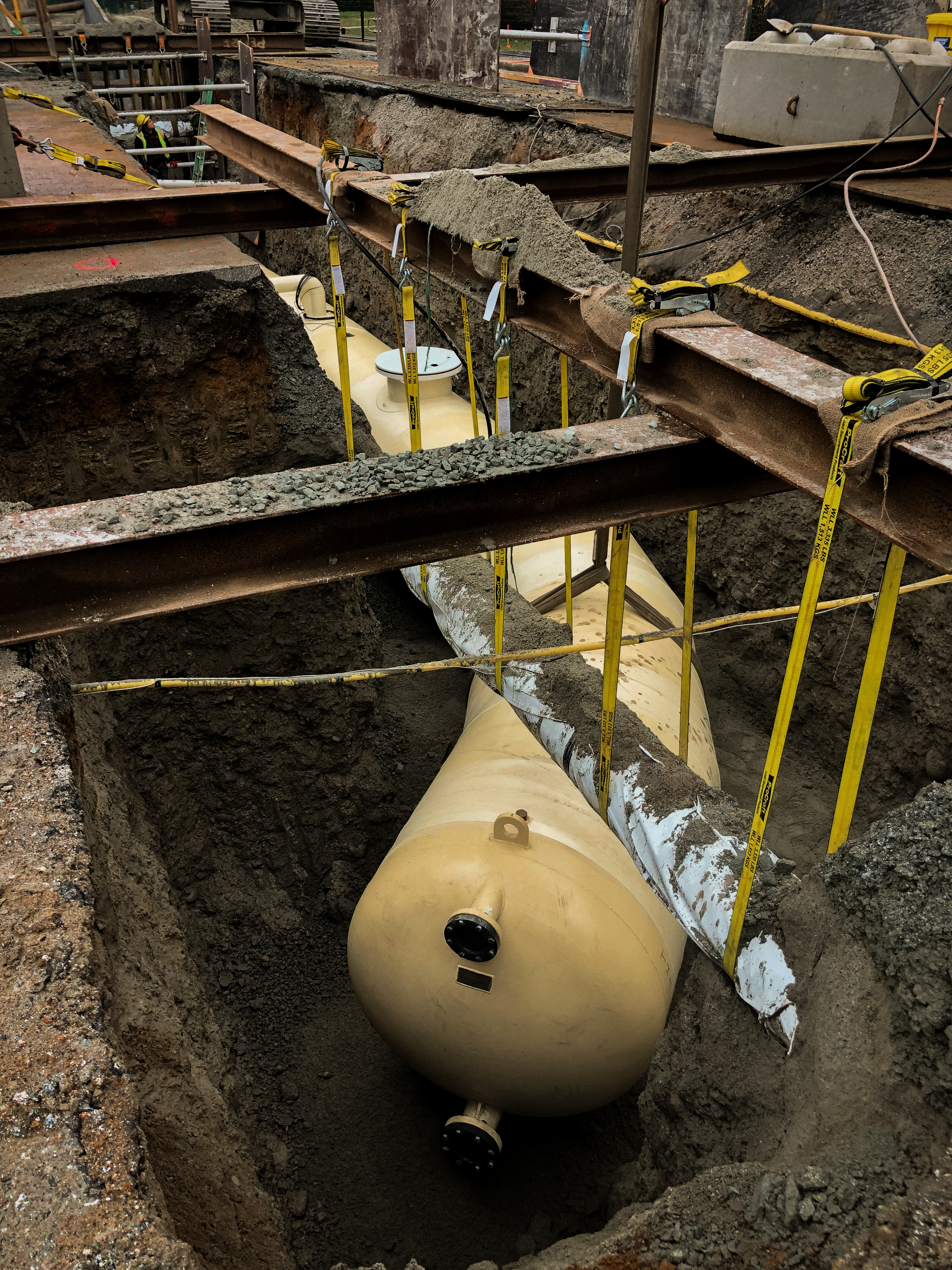 Pedre Contractors water main installation crew and equipment on site – photo 9