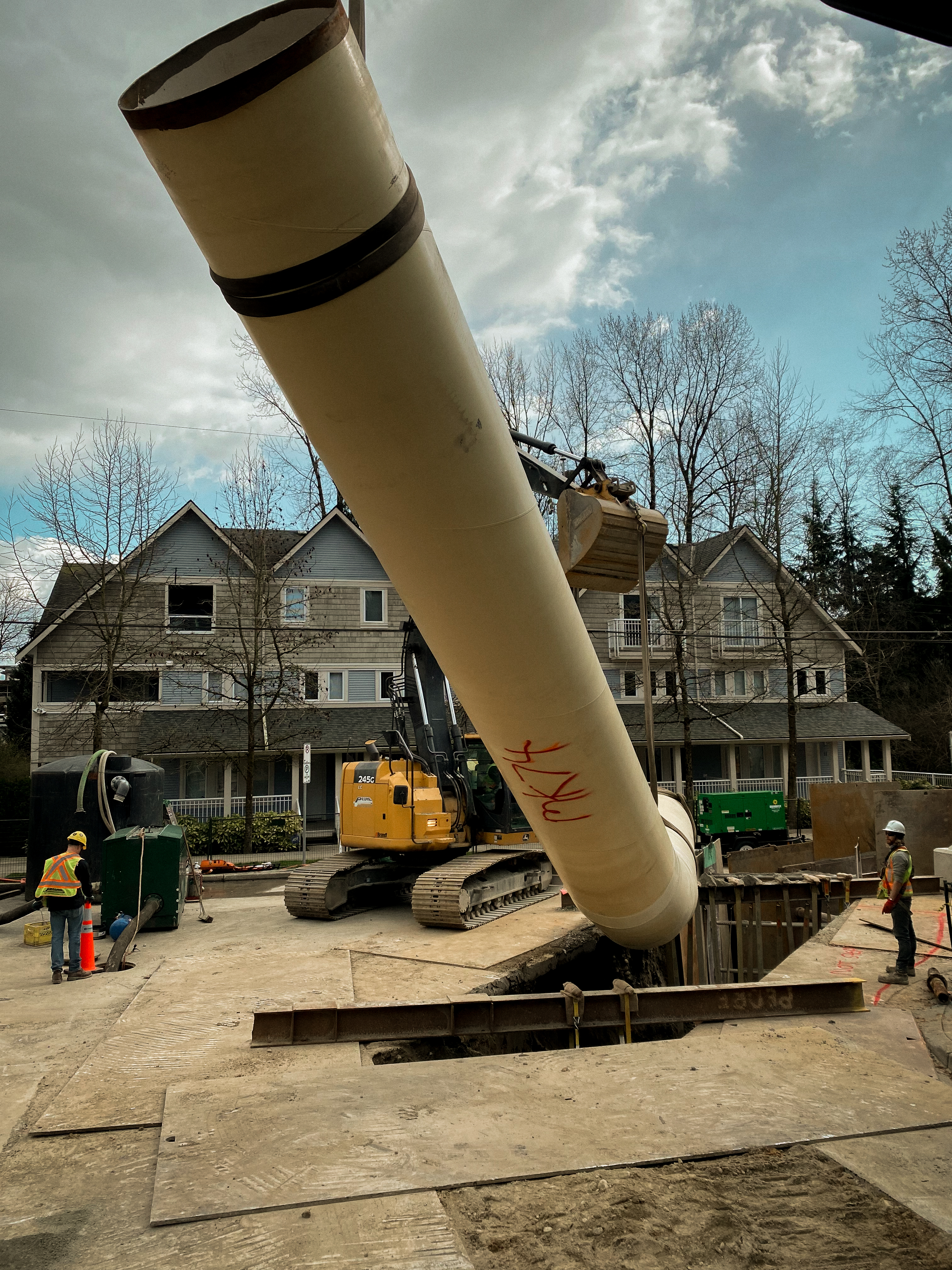 Pedre Contractors water main installation crew and equipment on site – photo 5