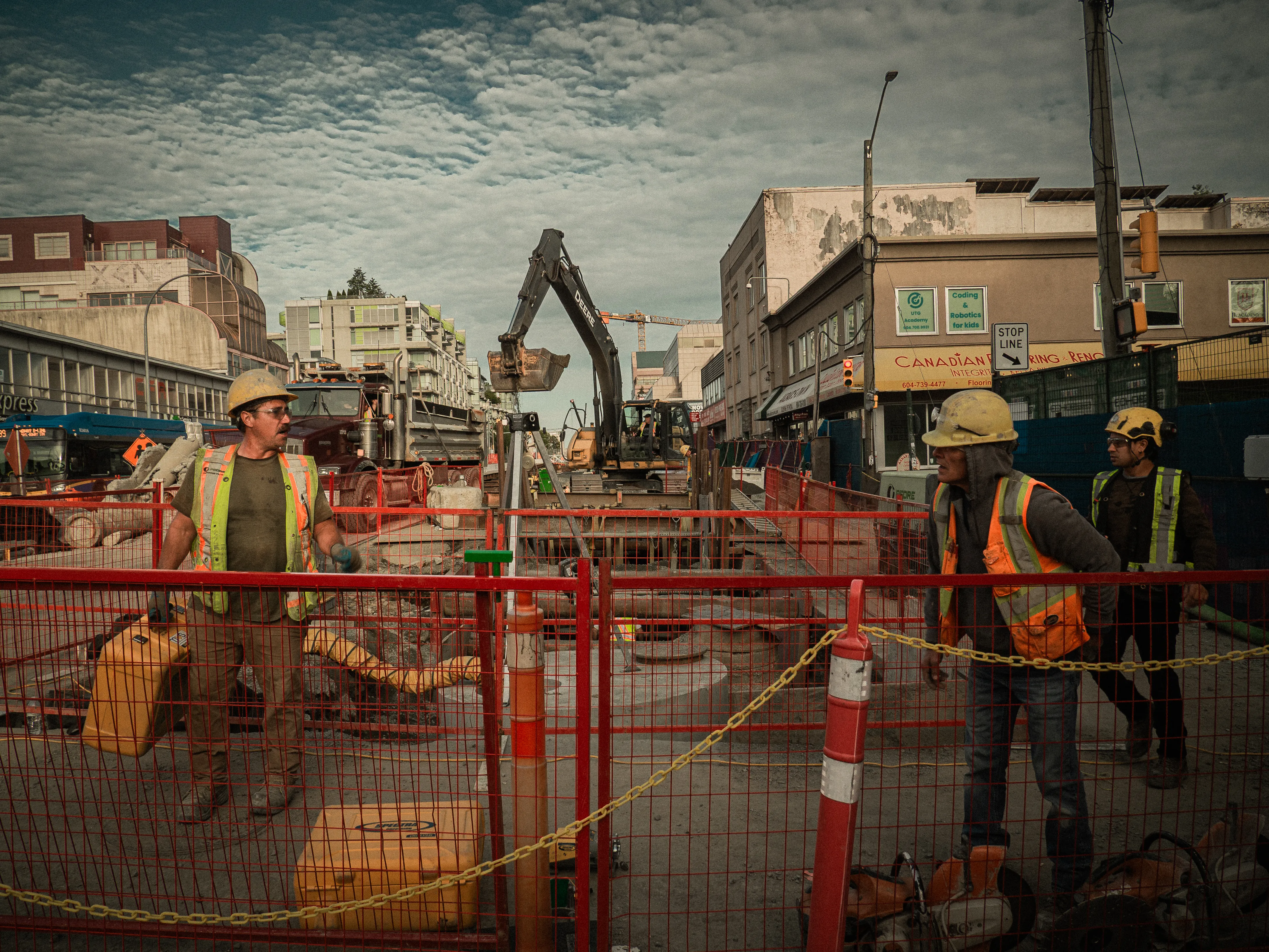 Pedre Contractors crew and equipment on site – photo 41