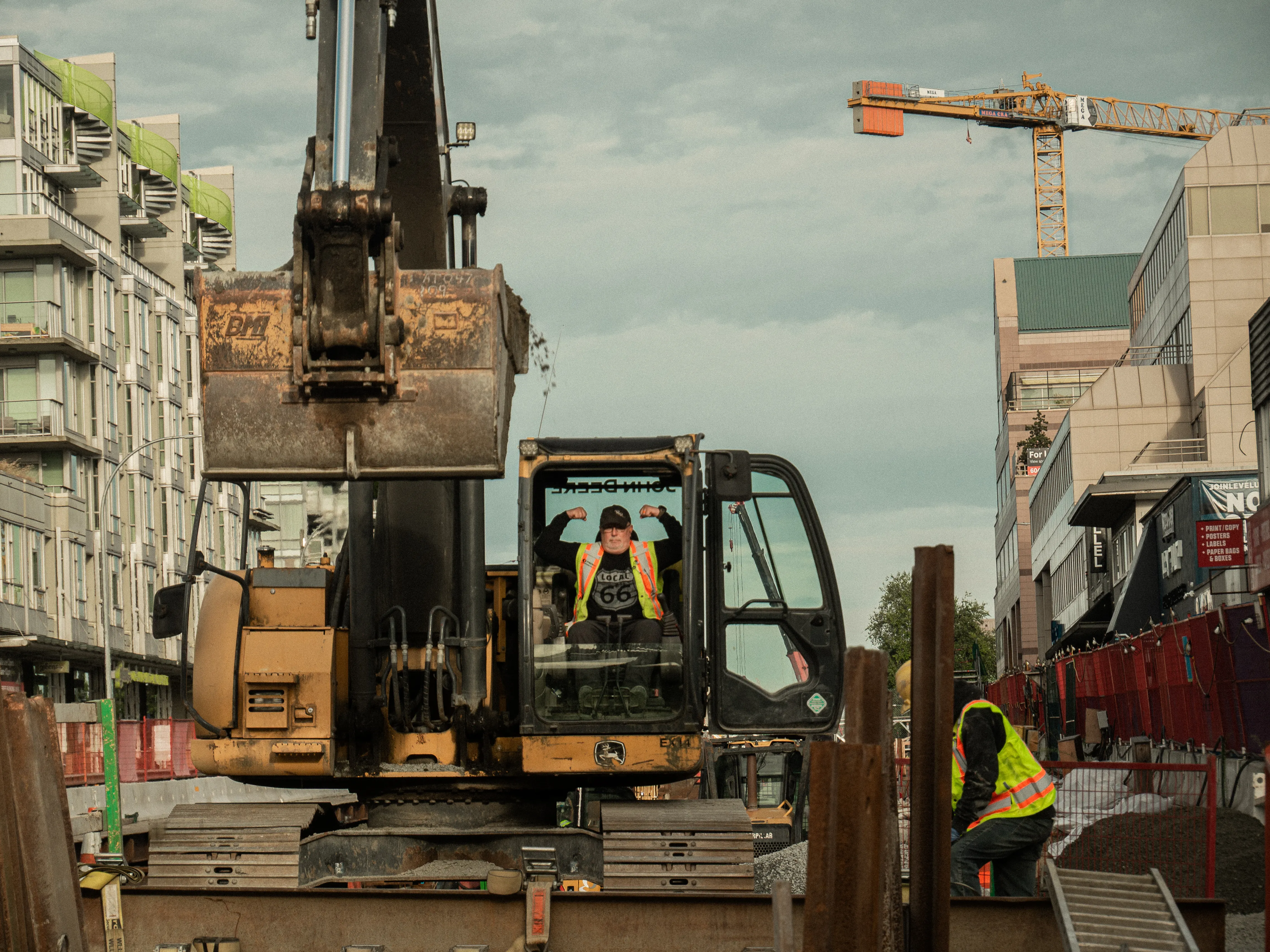 Pedre Contractors crew and equipment on site – photo 1