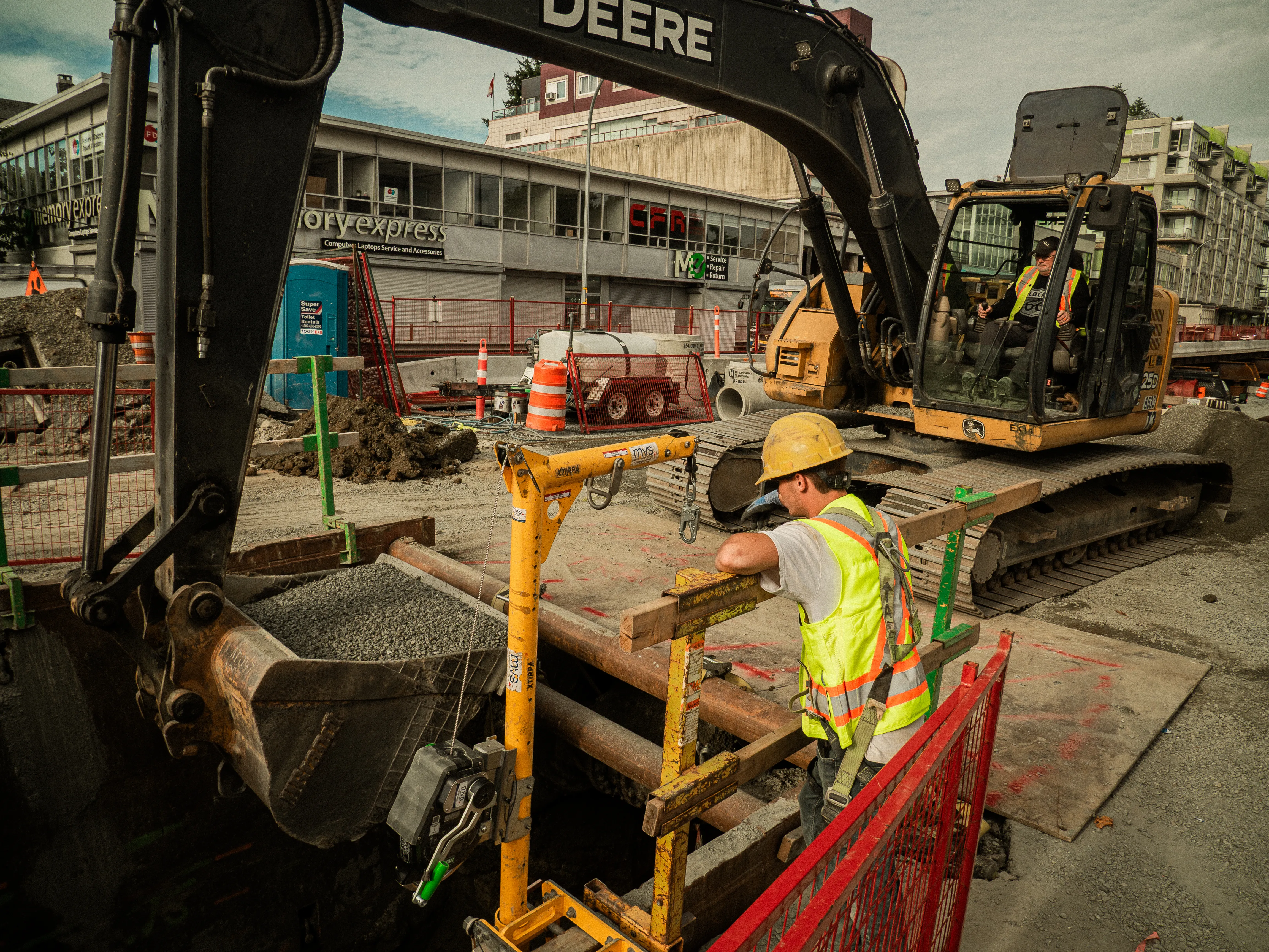 Pedre Contractors crew and equipment on site – photo 20