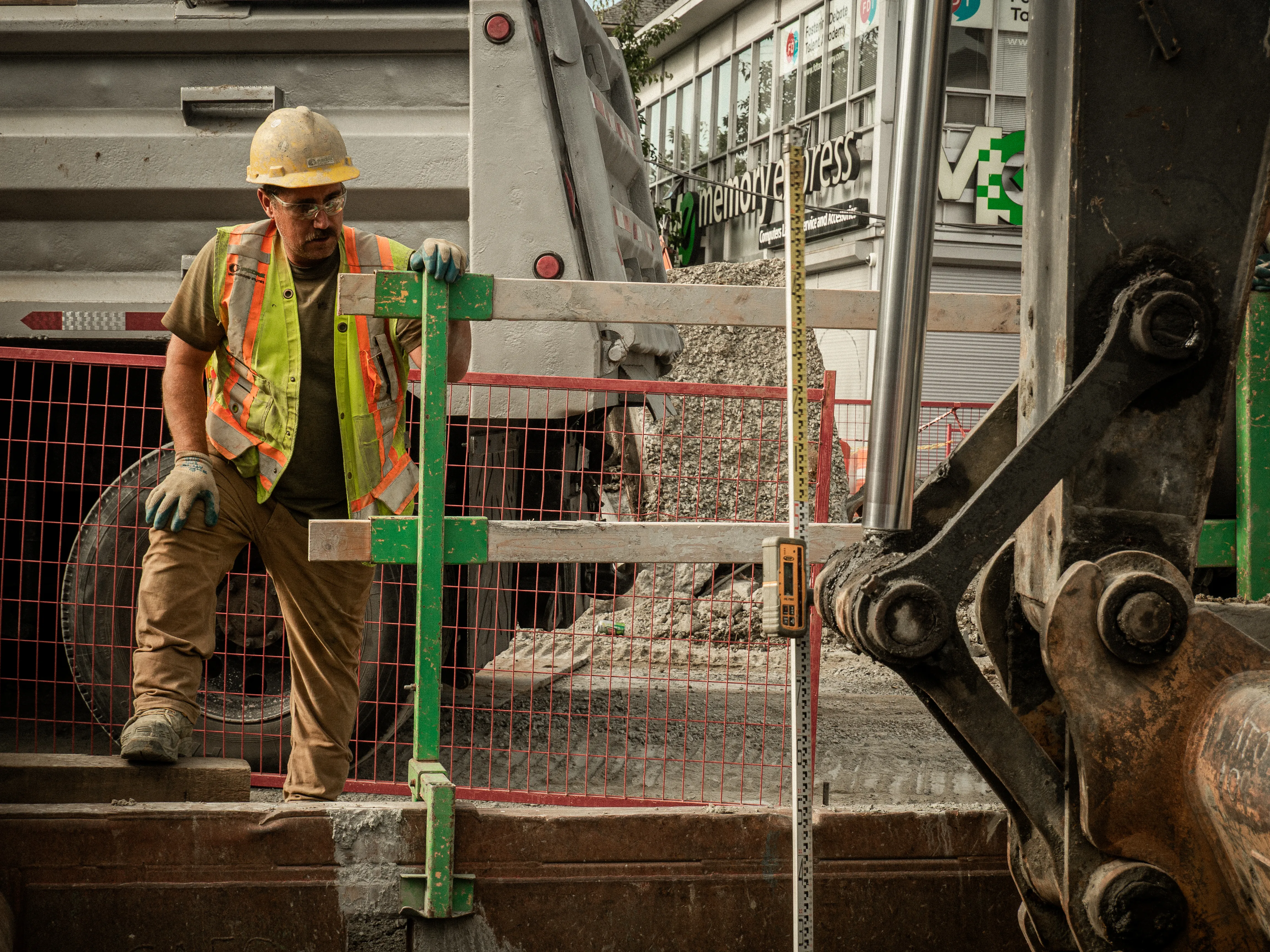 Pedre Contractors crew and equipment on site – photo 10