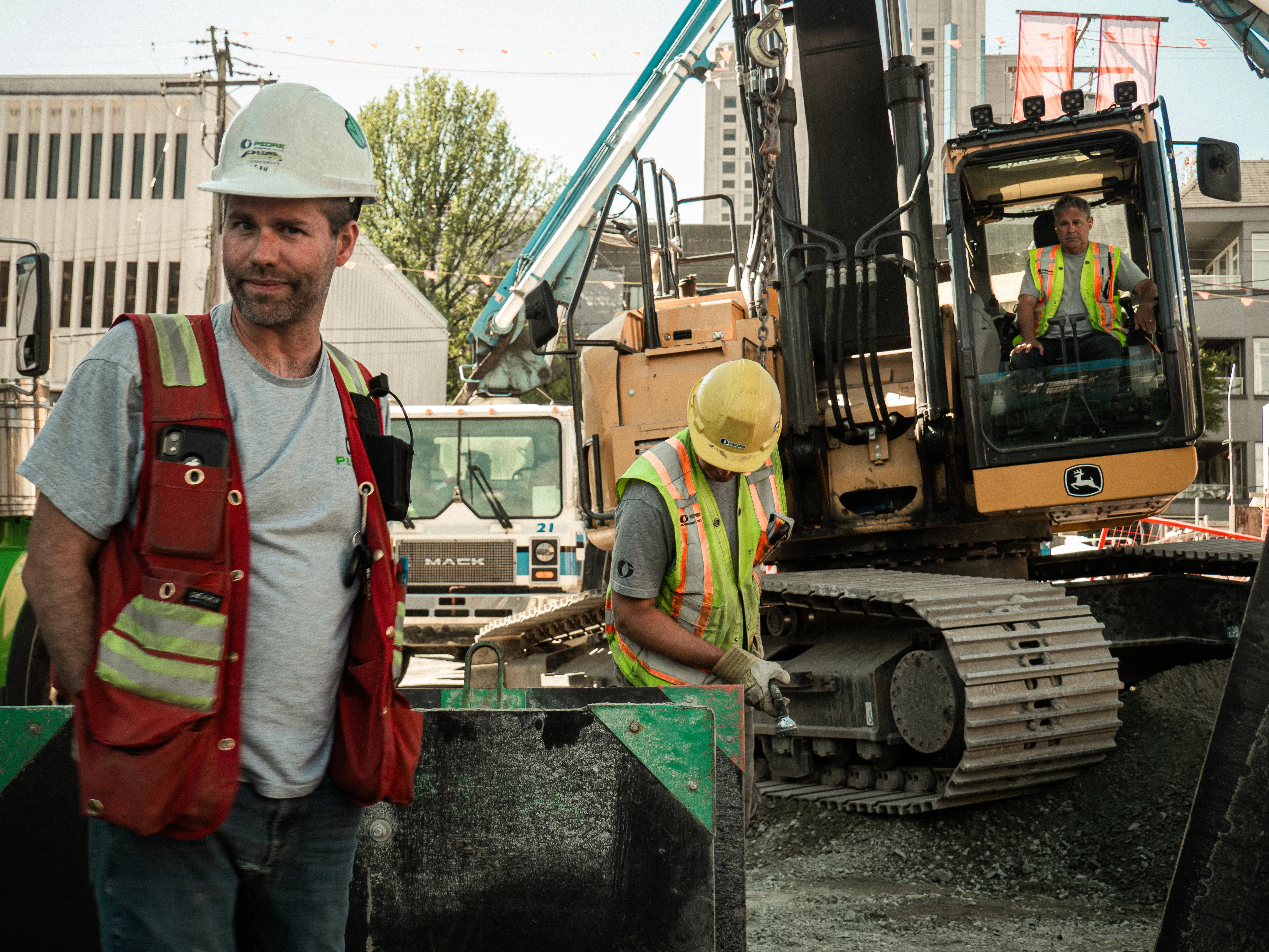 Pedre Contractors crew and equipment on site – photo 6
