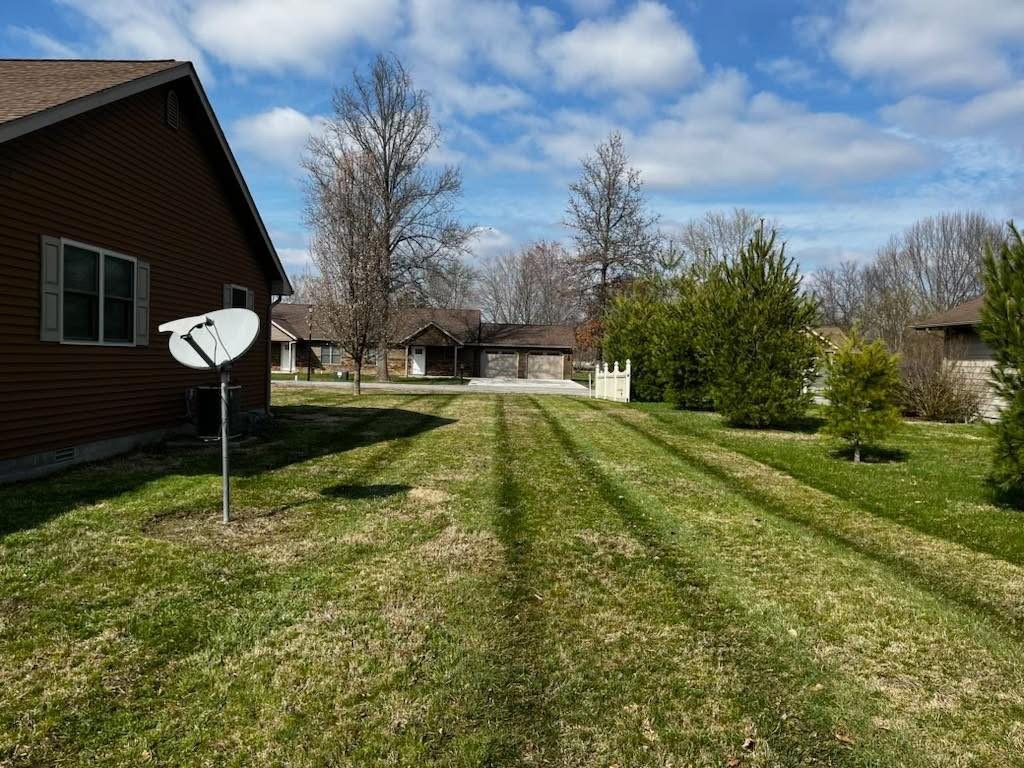 New mulch installation and landscape bed design in Marion, IL