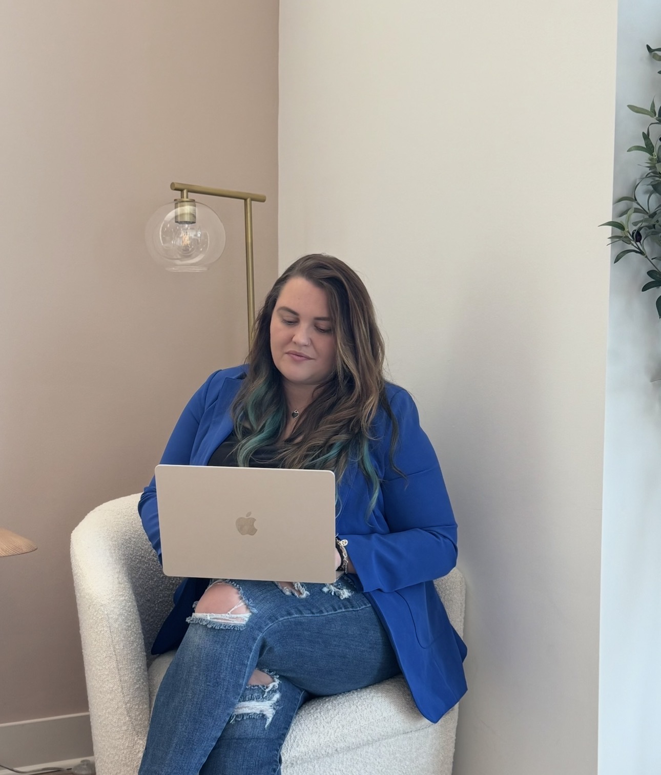 Jessica Thomas is a strategic marketing consultant, speaker and Founder of Relentless Virtual and Lattes & Logic. She works with attorneys, elected officials and high-performing professionals across various fields to translate their real-world authority into the visibility in the online space that drives influence, impact and income. 

A former criminal defense paralegal turned entrepreneur, Jessica is known for her ability to cut through the bs, simplify complexity and build systems that actually work for the people using them. Her approach blends logic, leadership and lived experiences. 

When she's not helping professionals become the obvious choice in their fields, she's navigating life as a wife, mom and bonus mom in Texas. 

Jessica is the creator of the Distinction Method and the host of The Shiny Shit Show Podcast. 