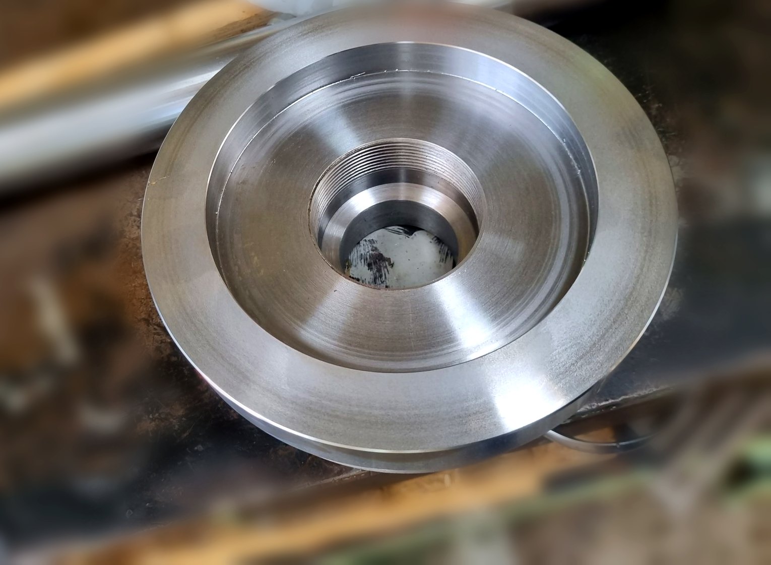 Hydraulic cylinder and ram repair at Jedore Engineering (6)