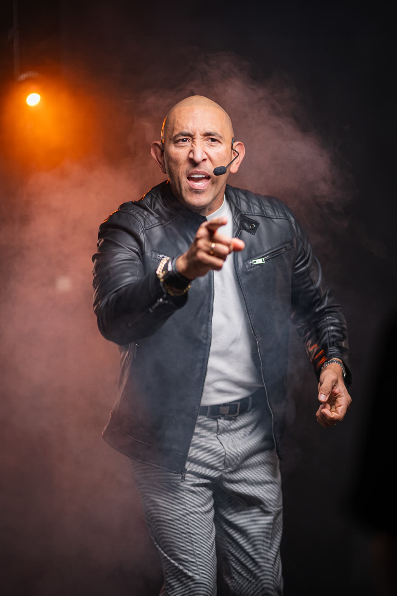 Alexander Vásquez en el escenario