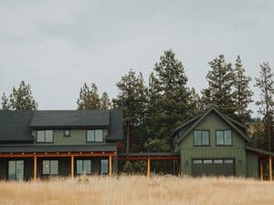 {{ custom_values.service_1 }} in {{custom_values.area_1})