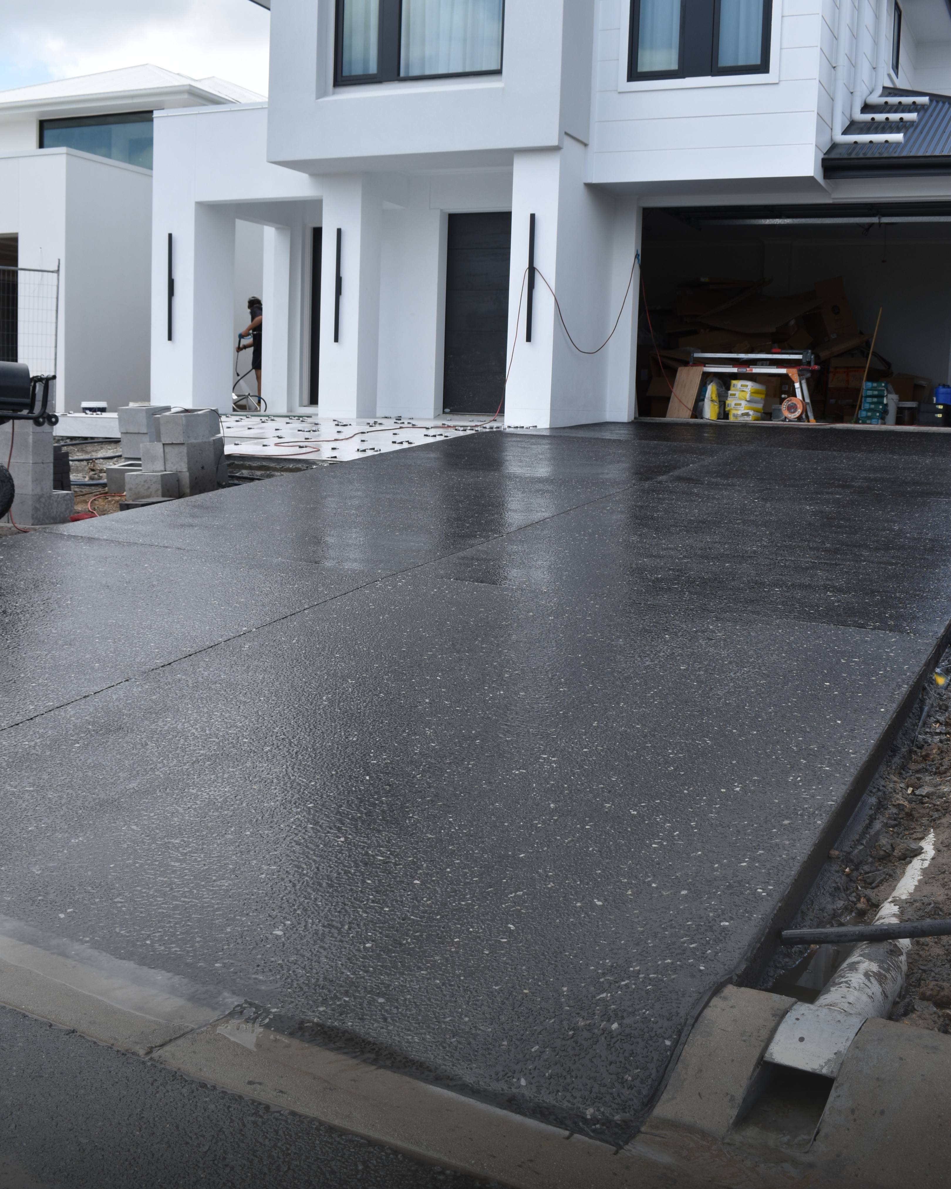 Sanctuary Cove Exposed Aggregate Driveway