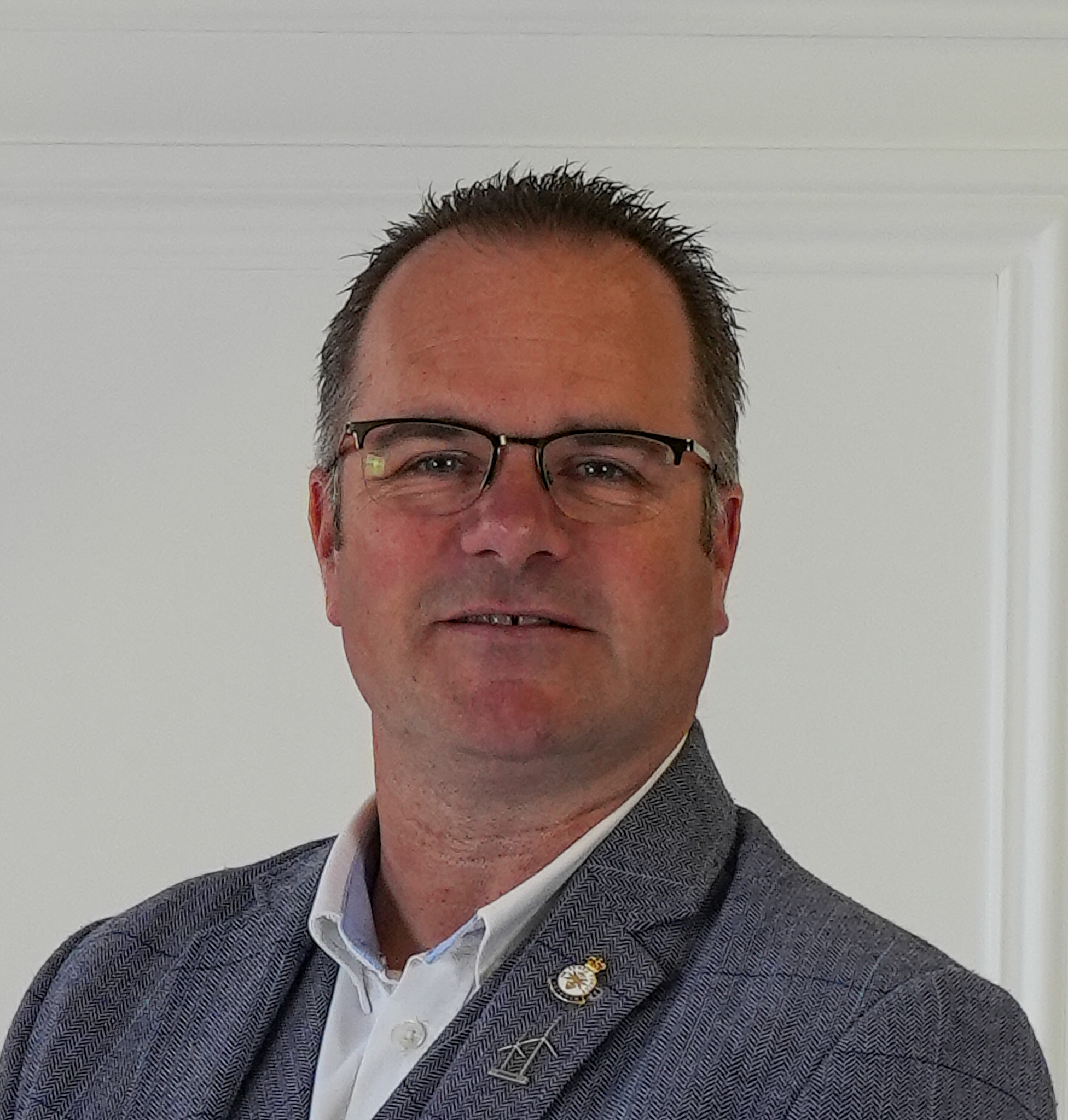 Russell Hill headshot