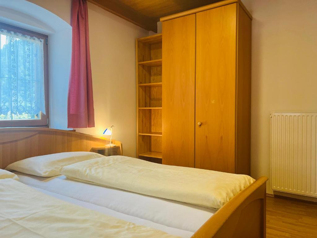 Zweites Schlafzimmer der Ferienwohnung Garten