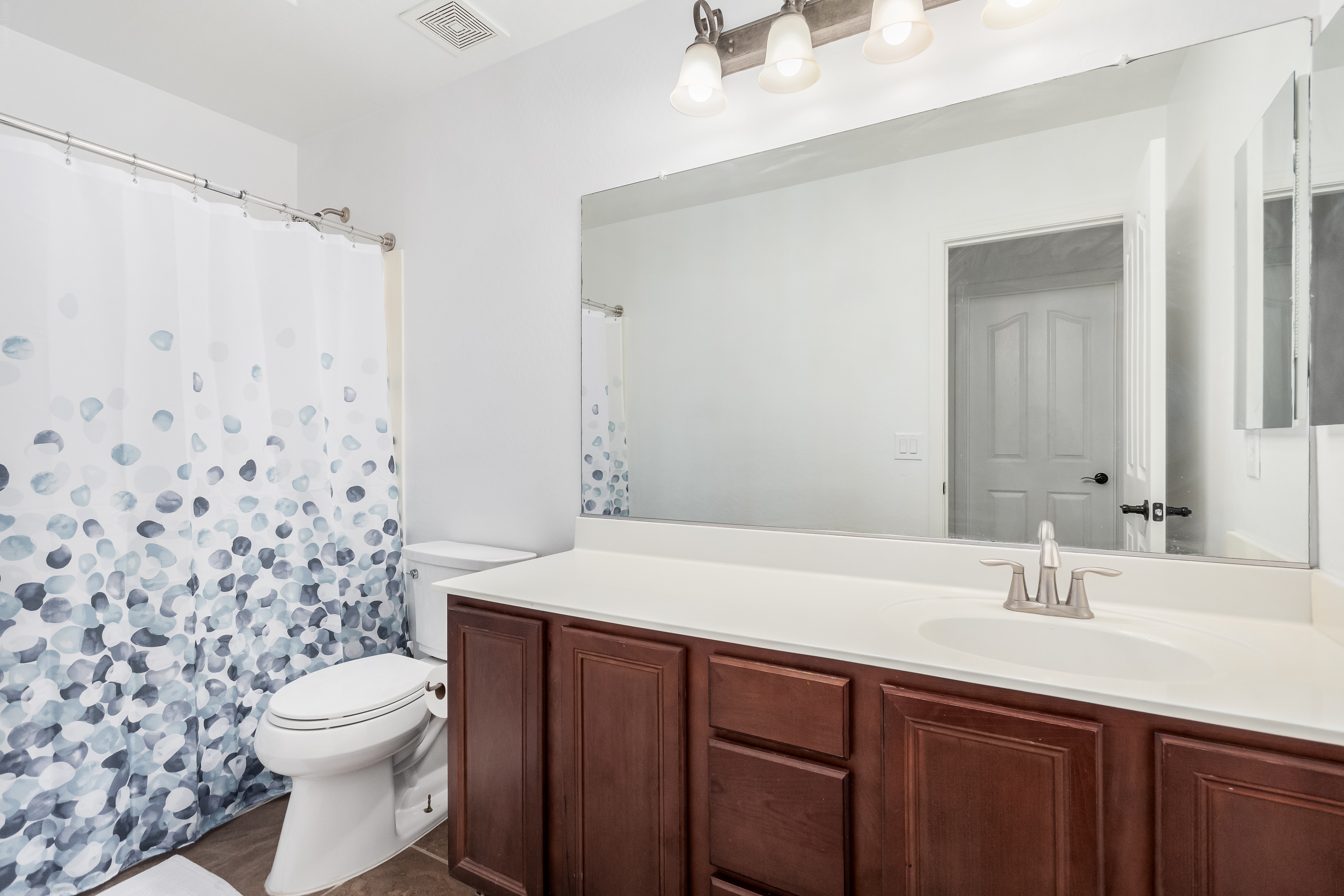 Breakfast nook and dining area in updated Goodyear home for sale