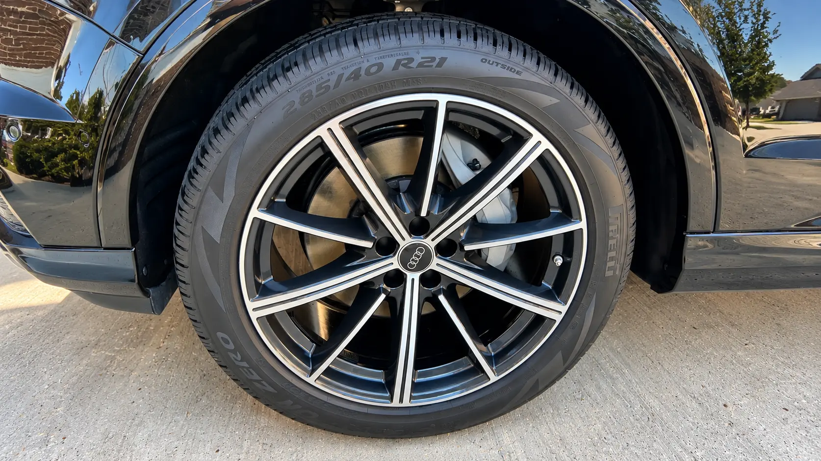 Spotless vehicle exterior with a mirror-like paint finish