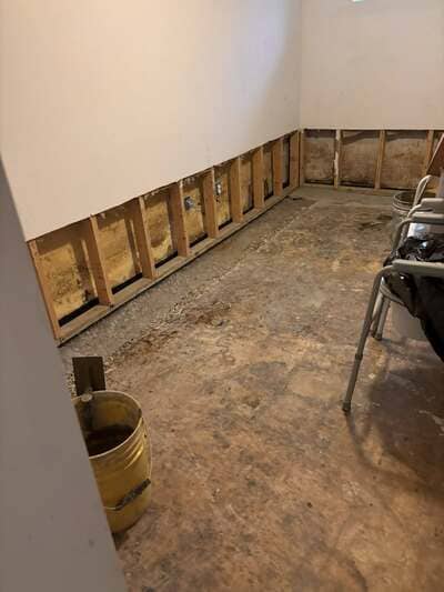 Wall cracks in Liberty Heights