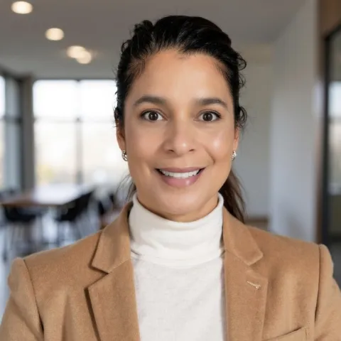 Dr. Lara Briseno Kenney