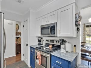 {{ custom_values.service_2 }} in {{custom_values.area_2})