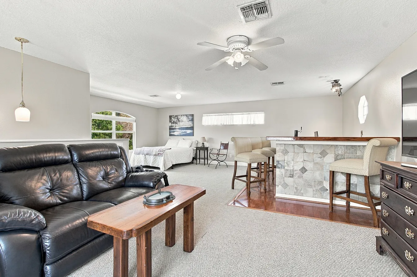 Upstairs bonus room