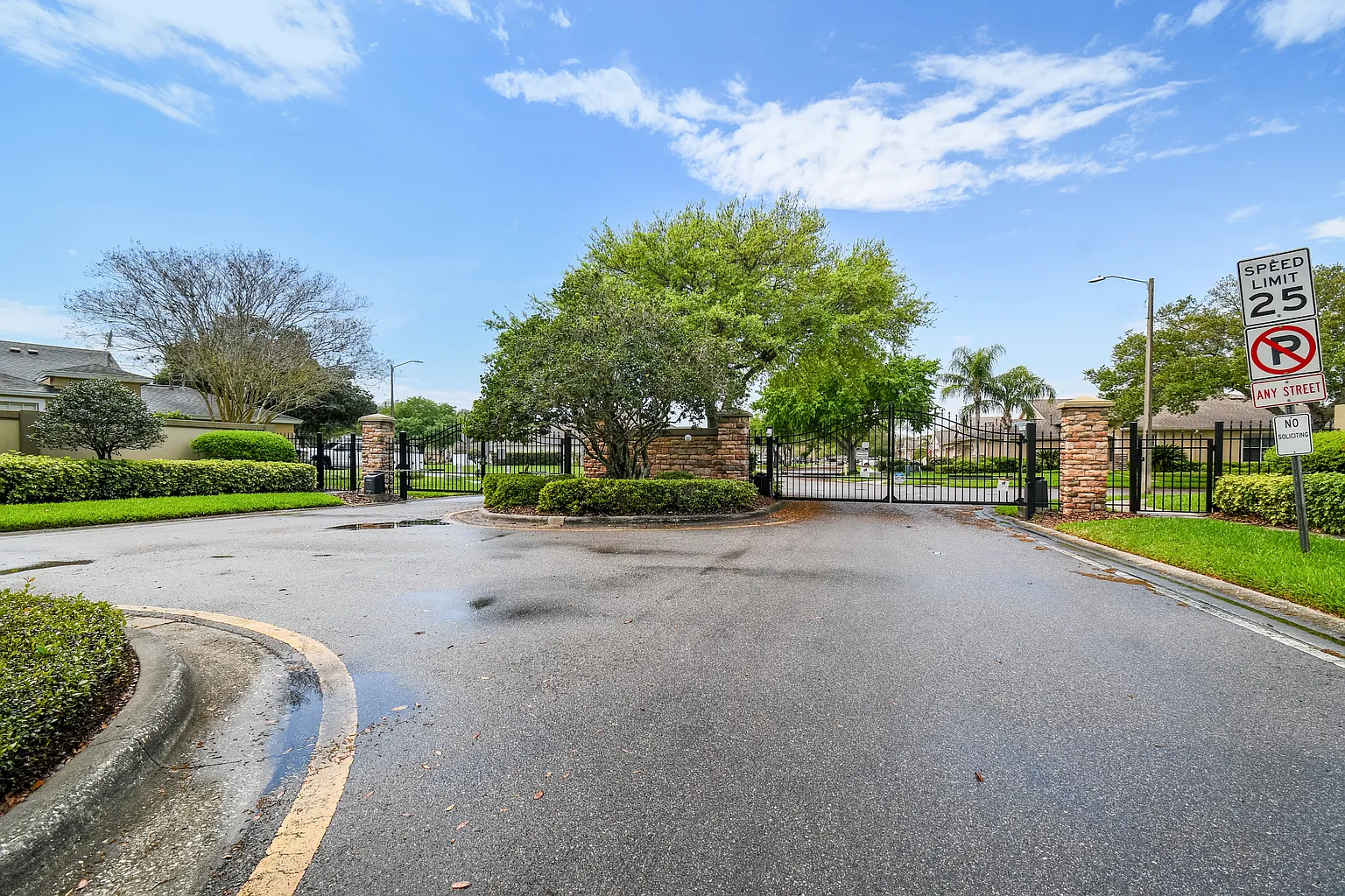 Oakstead gated community entrance at 3125 Ashmonte Dr, Land O Lakes FL