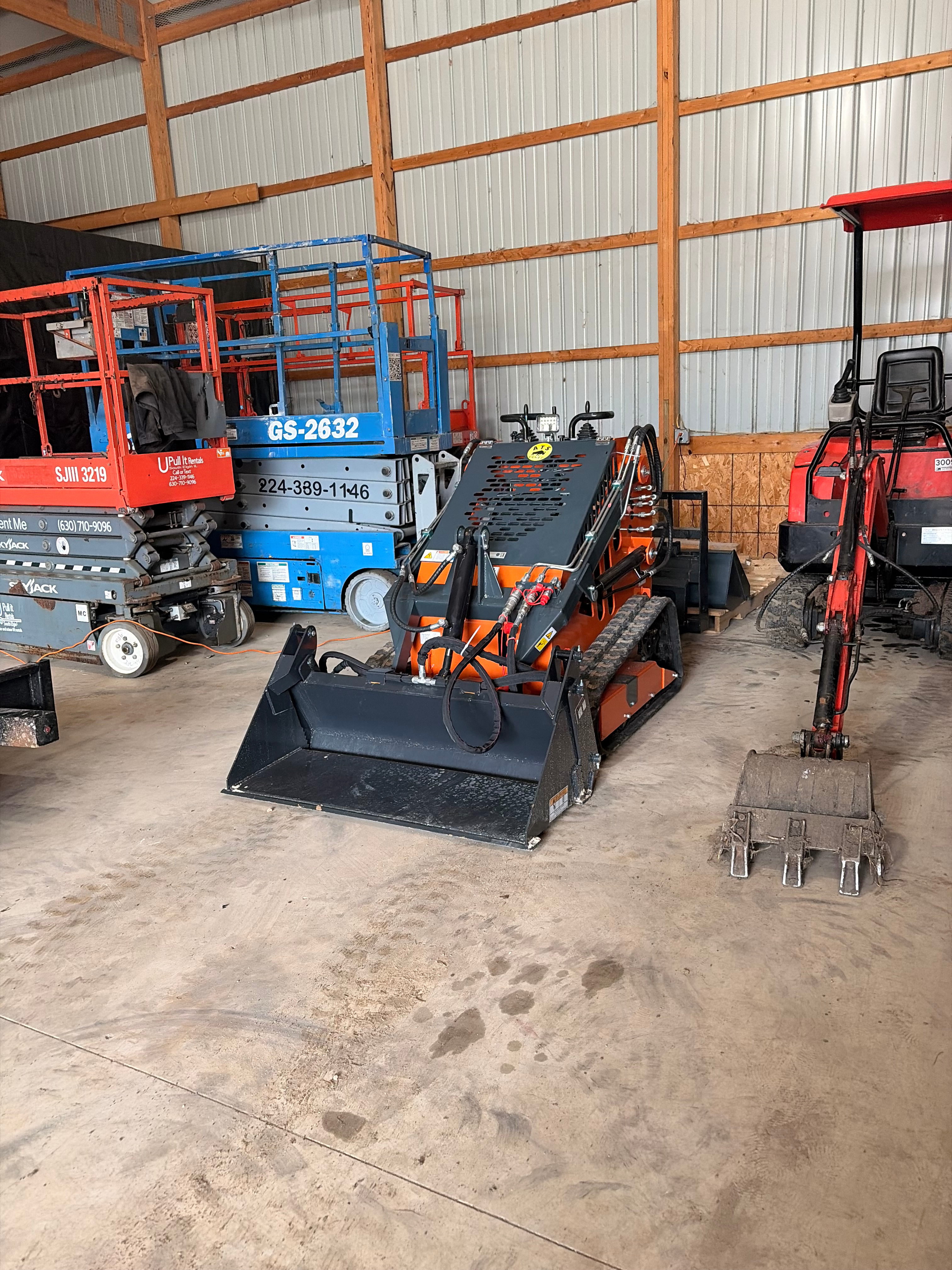 Mini skidsteer rental in South Elgin, IL