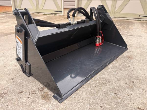 Combination bucket attachment rental in South Elgin, IL