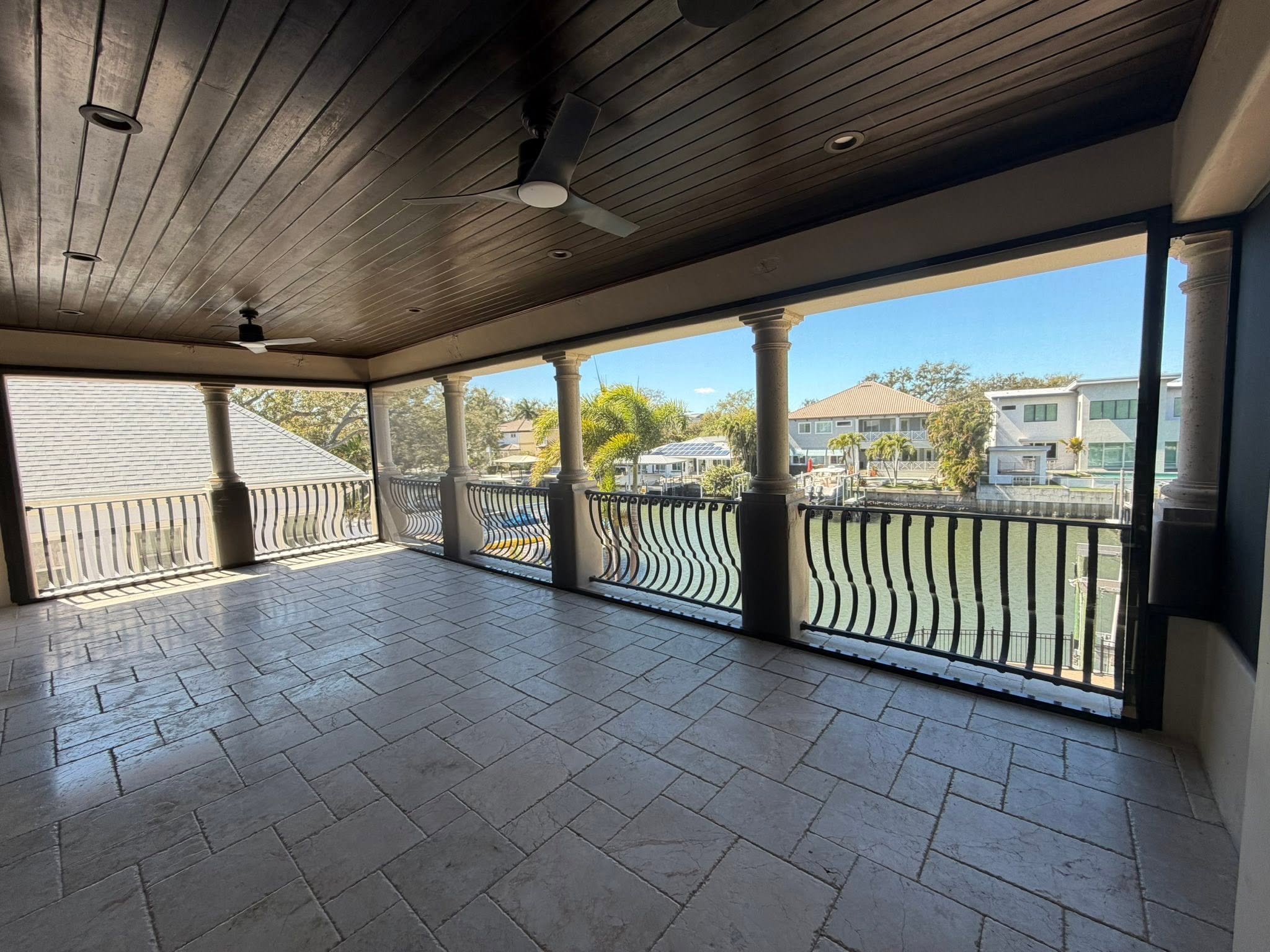 Screen Boss screen enclosure craftsmanship and 100% satisfaction guarantee in Tampa Bay, FL
