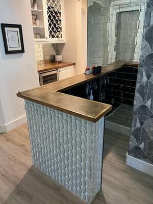 {{ custom_values.service_1 }} in {{custom_values.area_3})