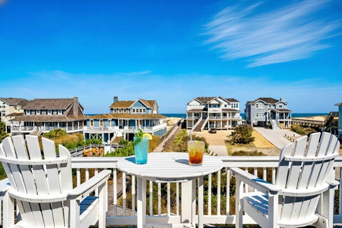 Large-group gathering space in a Vantaire-managed Outer Banks home