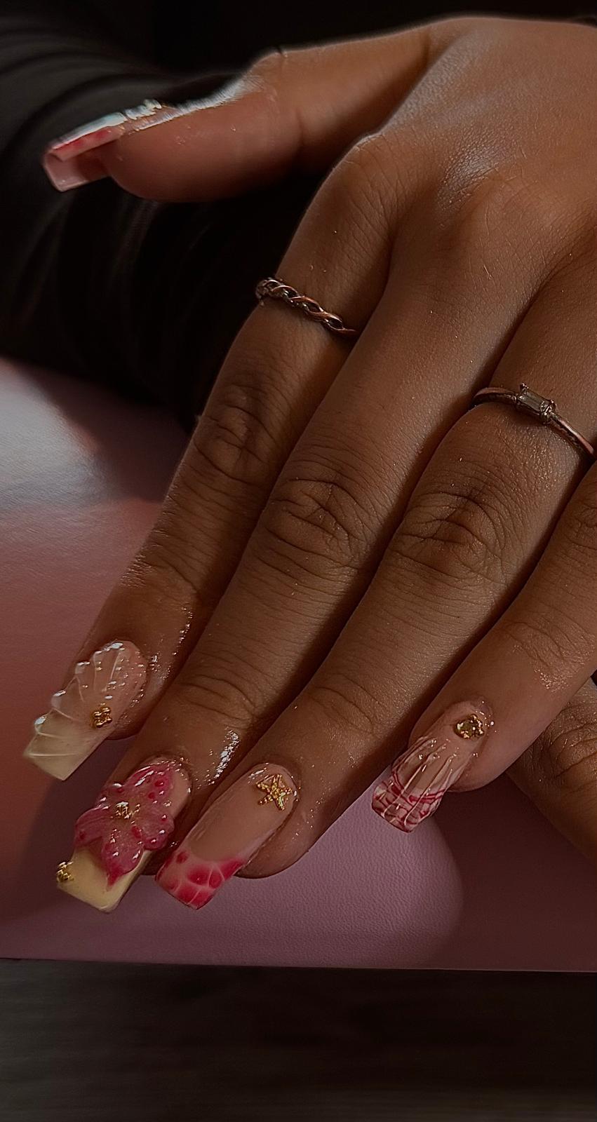 Glossed MN featured nail set 3
