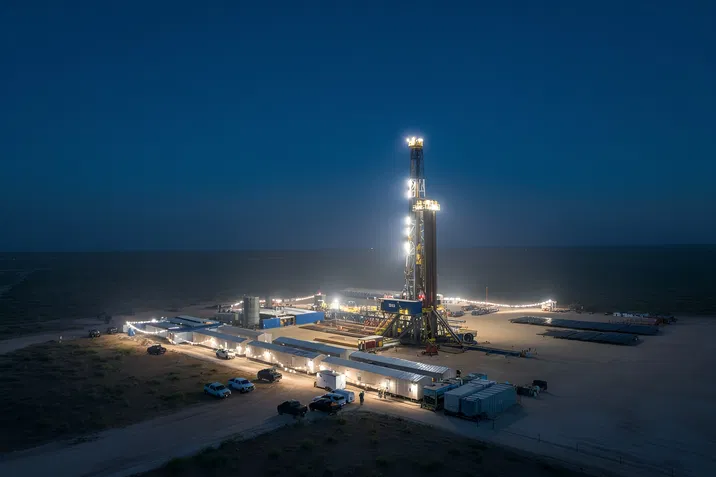Aerial view of Permian Basin, West Texas land rig, LED work lights from IR Series family.