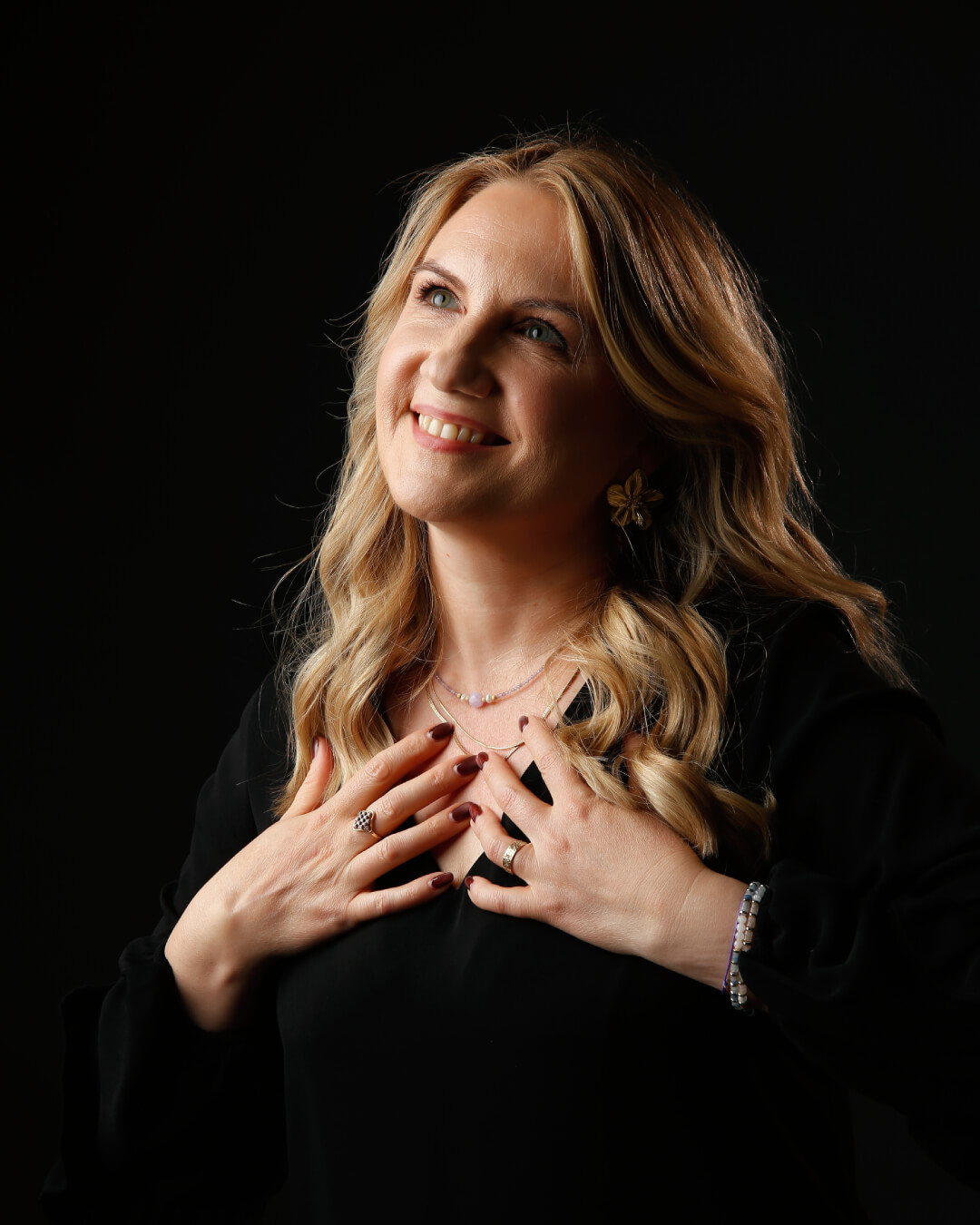 Anca Secara guiding visionary women through BLOOM — a soulful business incubator helping purpose-driven entrepreneurs build aligned, heart-led businesses with strategy and soul.