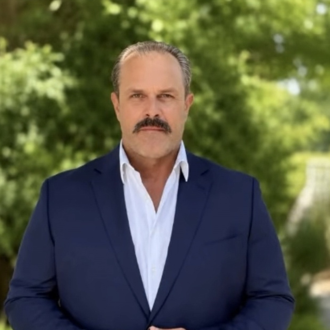 Roy Bryant, REALTOR®, smiling headshot