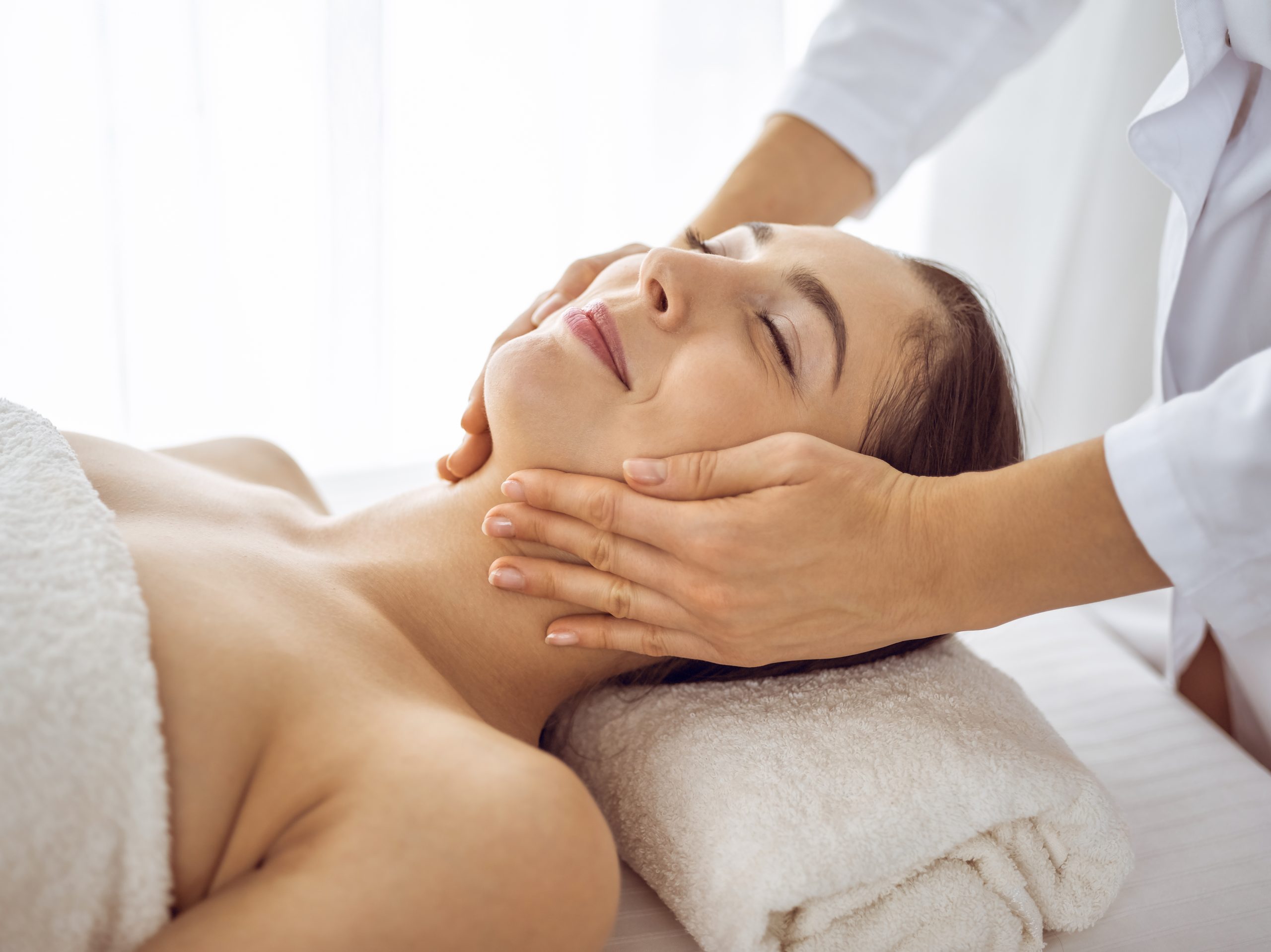 Facial treatment Bakersfield CA at Imperial Aura Nails alt=