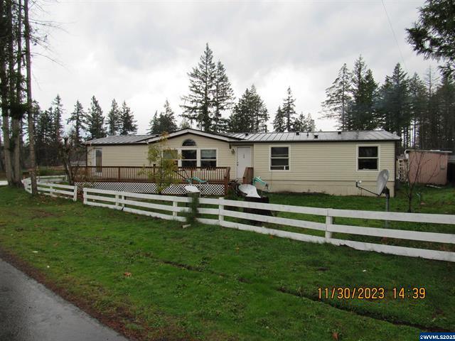 Country Property with Shop Outbuildings 140 Louisa Gates Oregon manufactured home