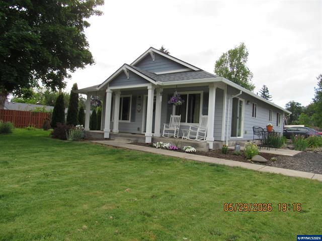 Well maintained 2015 home with mountain views 553 SW Kingwood Mill City Oregon 3 bed 2 bath