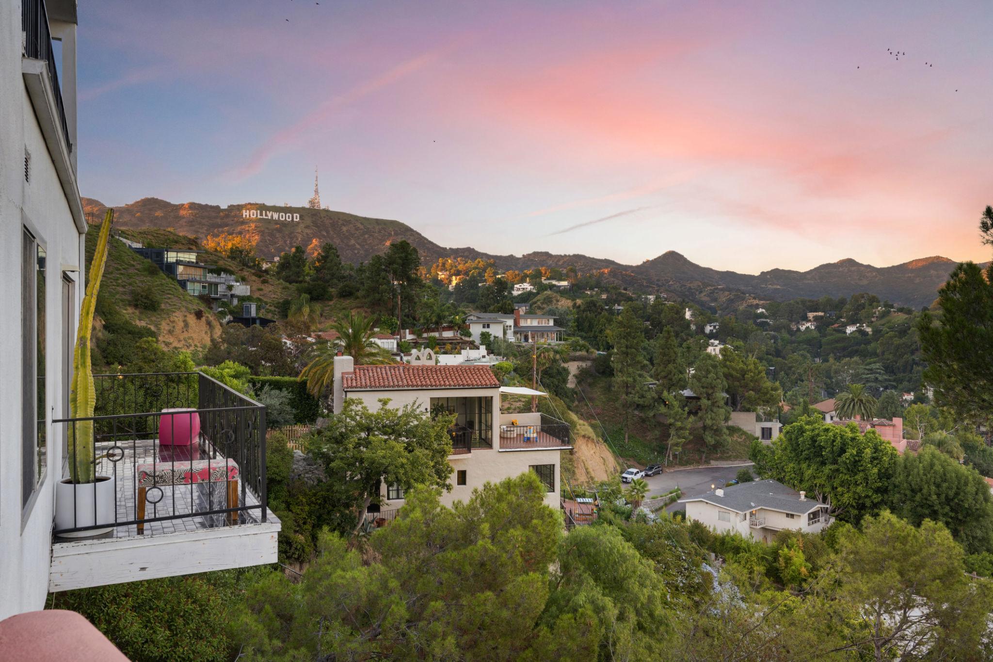 Hollywood Hills 