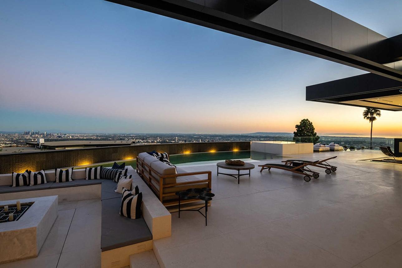 Hollywood Hills 