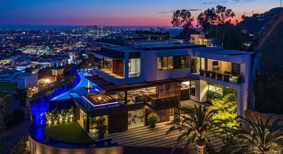 Hollywood Hills 