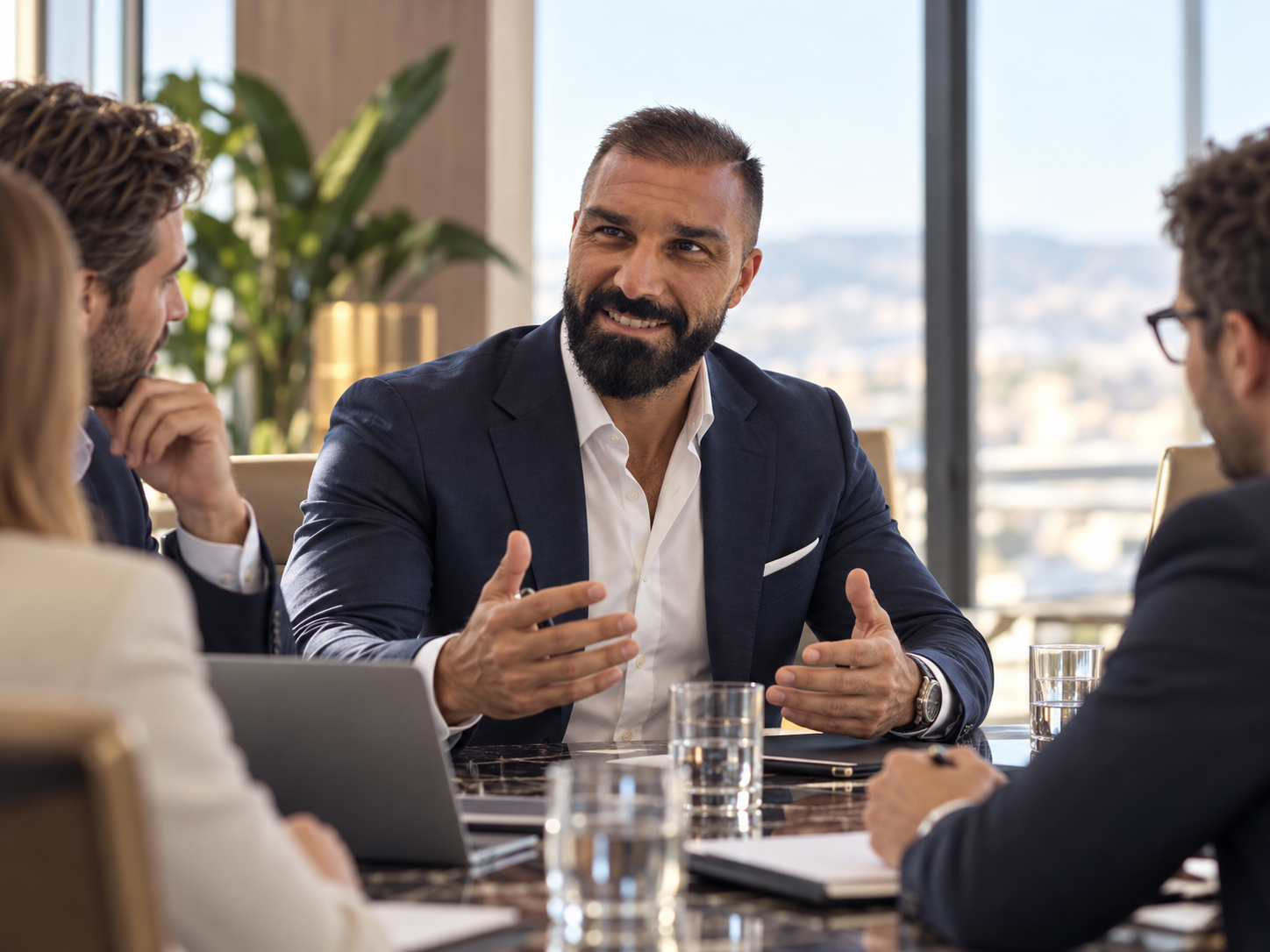 Giovanni Conversano in incontro di consulenza aziendale