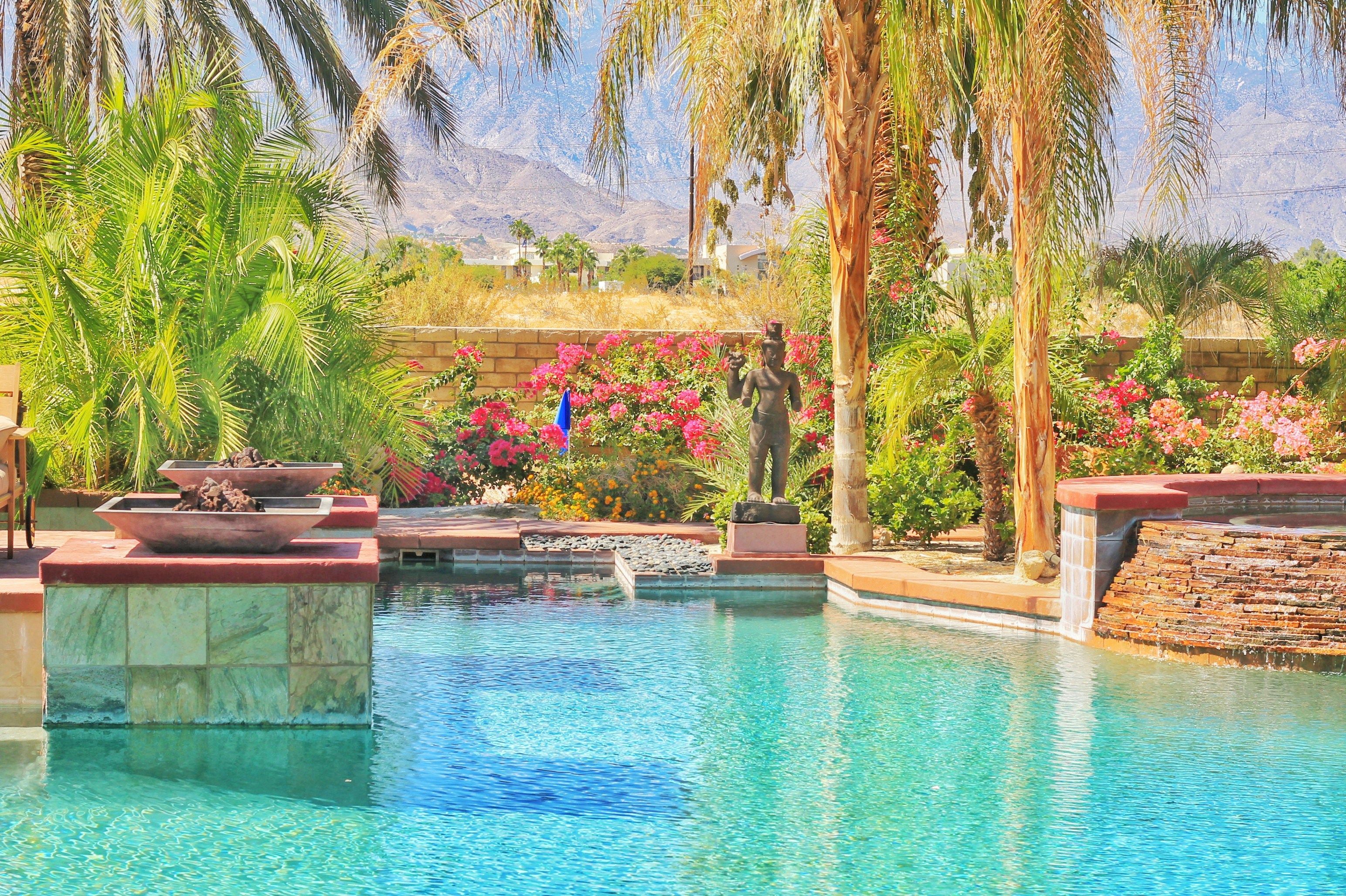 yorba lina pool cleaning